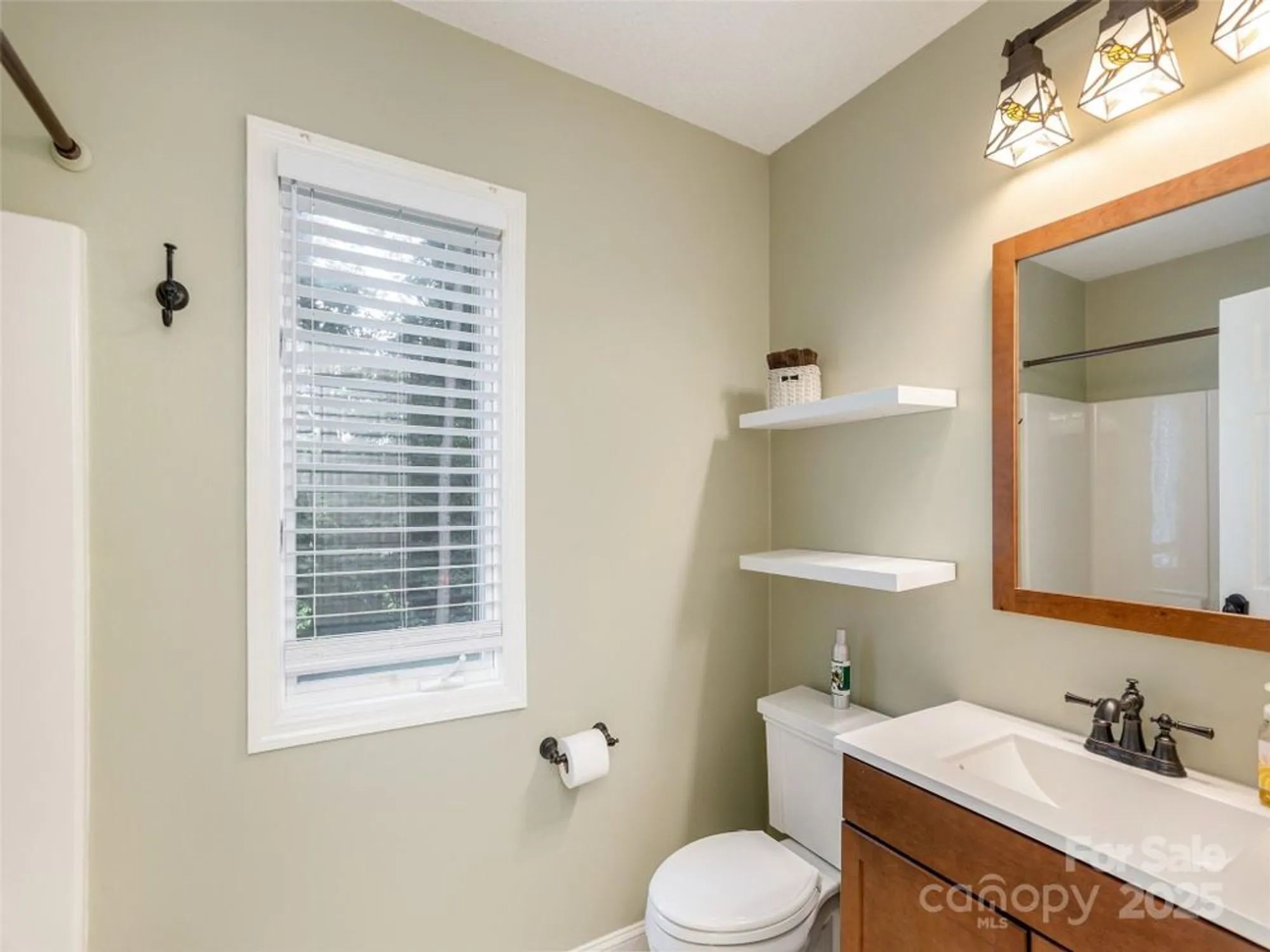 Property Slideshow image 38 of 48 | 210 black oak ln, Hendersonville, NC, 28791