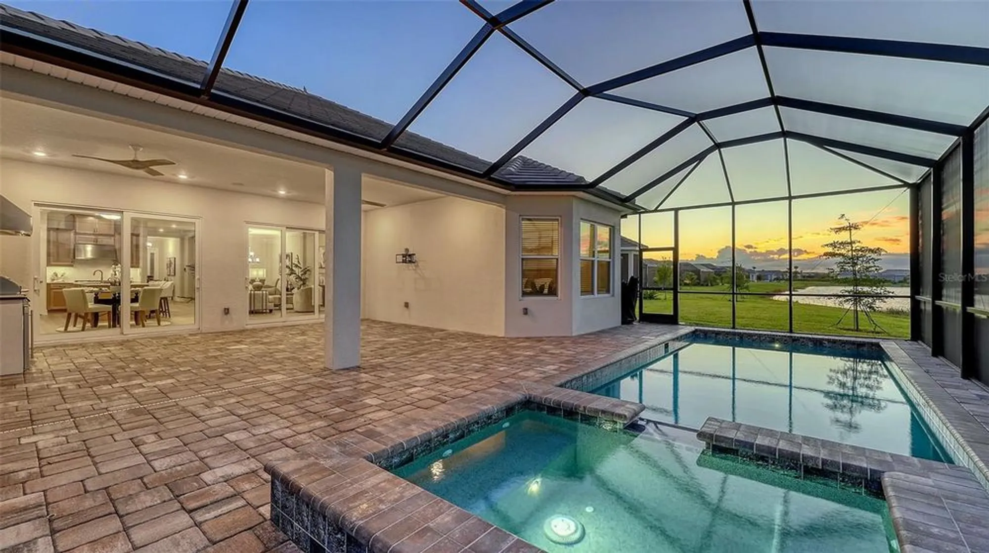 Property Slideshow image 51 of 90 | 16423 isola pl, Lakewood Ranch, FL, 34211