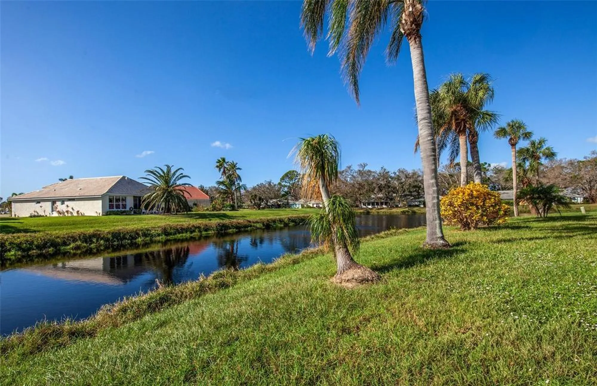 Property Slideshow image 31 of 48 | 172 southampton pl 346, Venice, FL, 34293