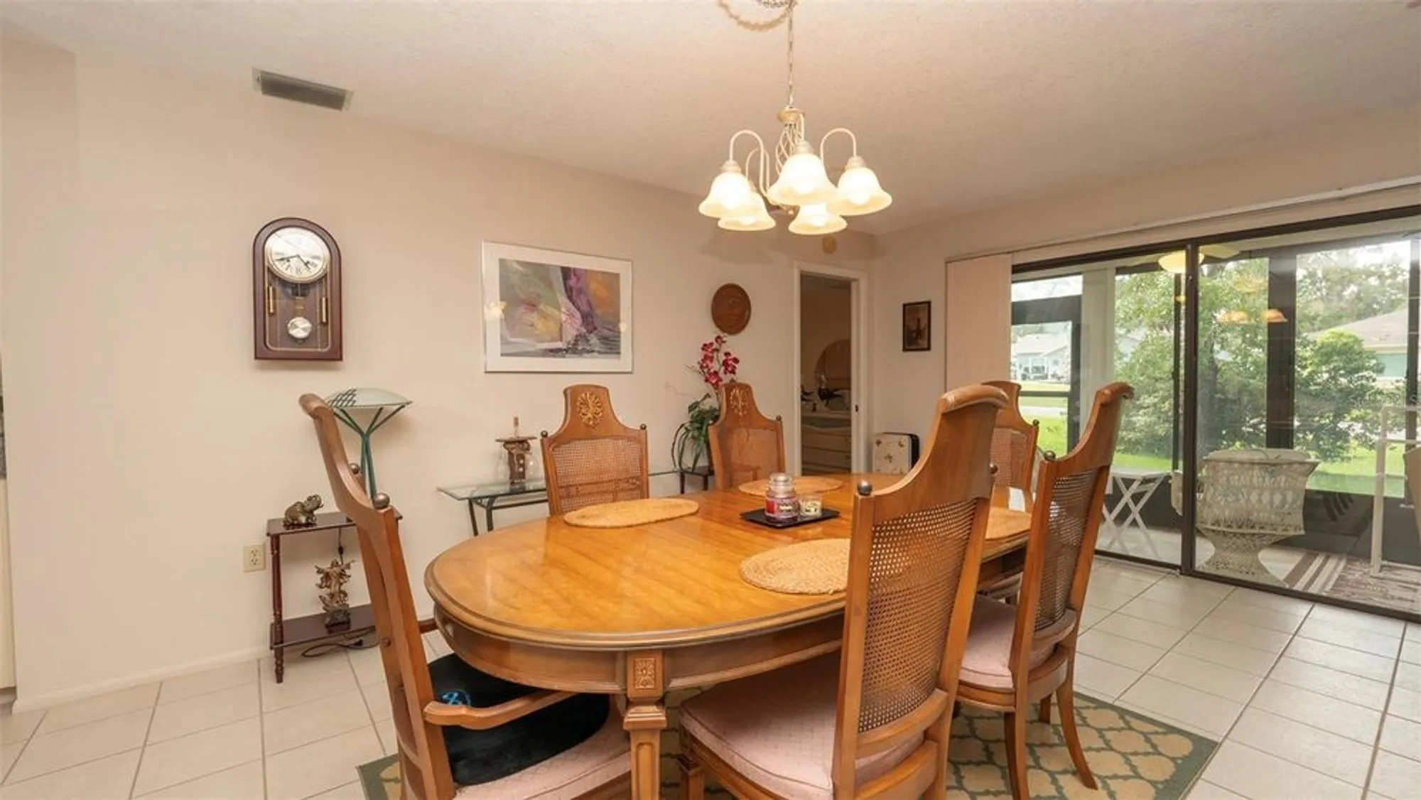 Property Slideshow image 10 of 34 | 6620 brambleleaf dr, Spring Hill, FL, 34606