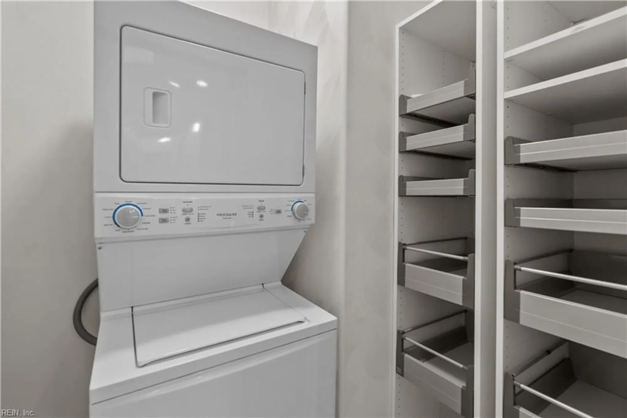 Property Slideshow image 9 of 41 | 3532 winding trail cir, Virginia Beach, VA, 23456