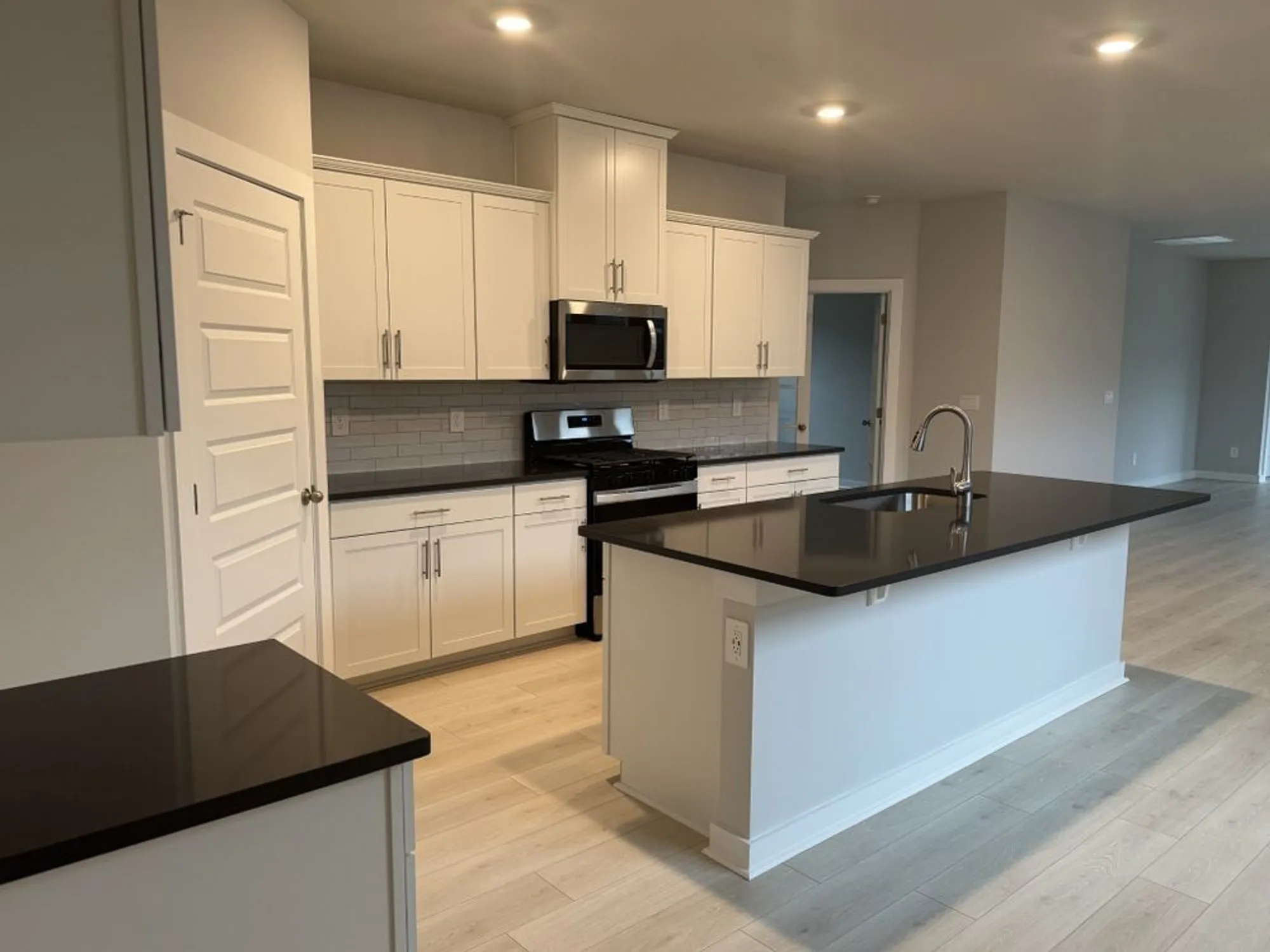 Property Slideshow image 2 of 42 | 316 apollo way, Gallatin, TN, 37066