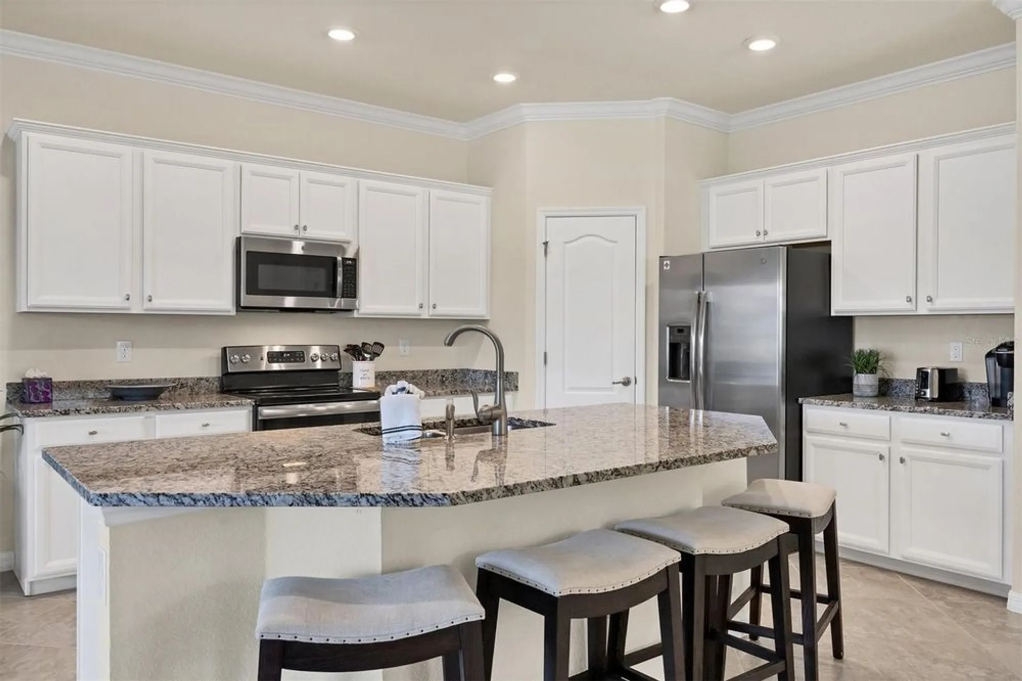 Property Slideshow image 17 of 61 | 10097 cozy grove dr, Venice, FL, 34293