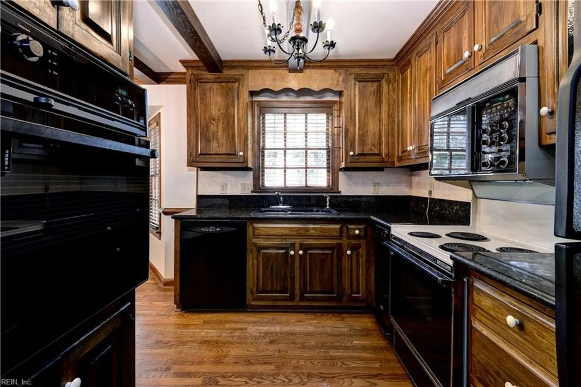 Property Slideshow image 10 of 45 | 136 thomas dale, Williamsburg, VA, 23185