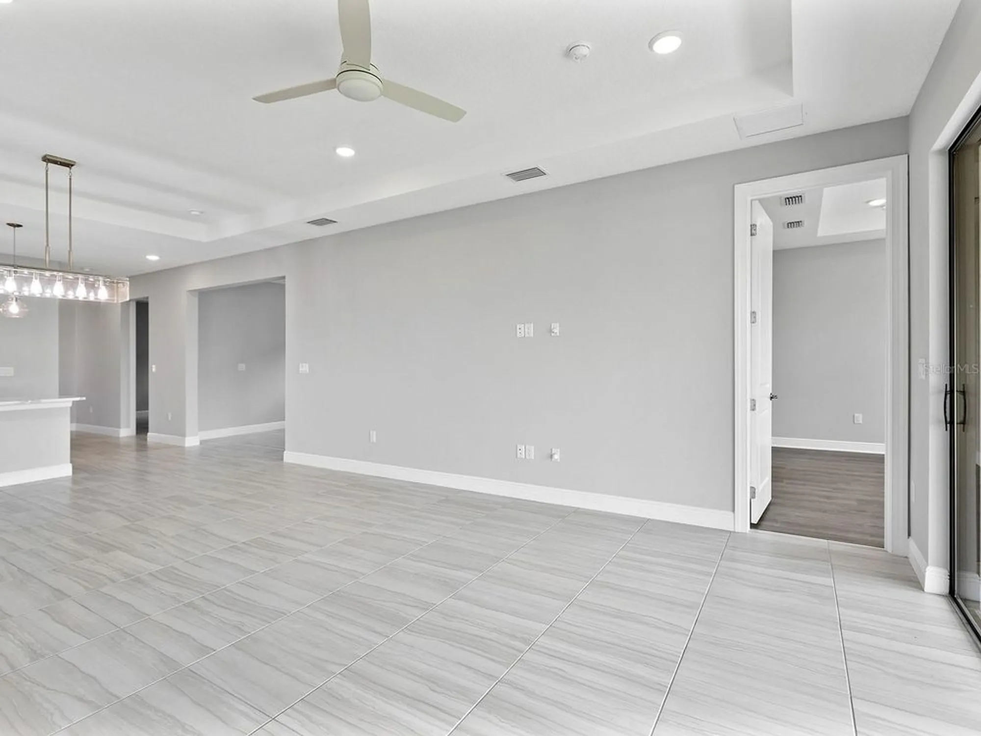 Property Slideshow image 7 of 57 | 4927 carova way, Bradenton, FL, 34211