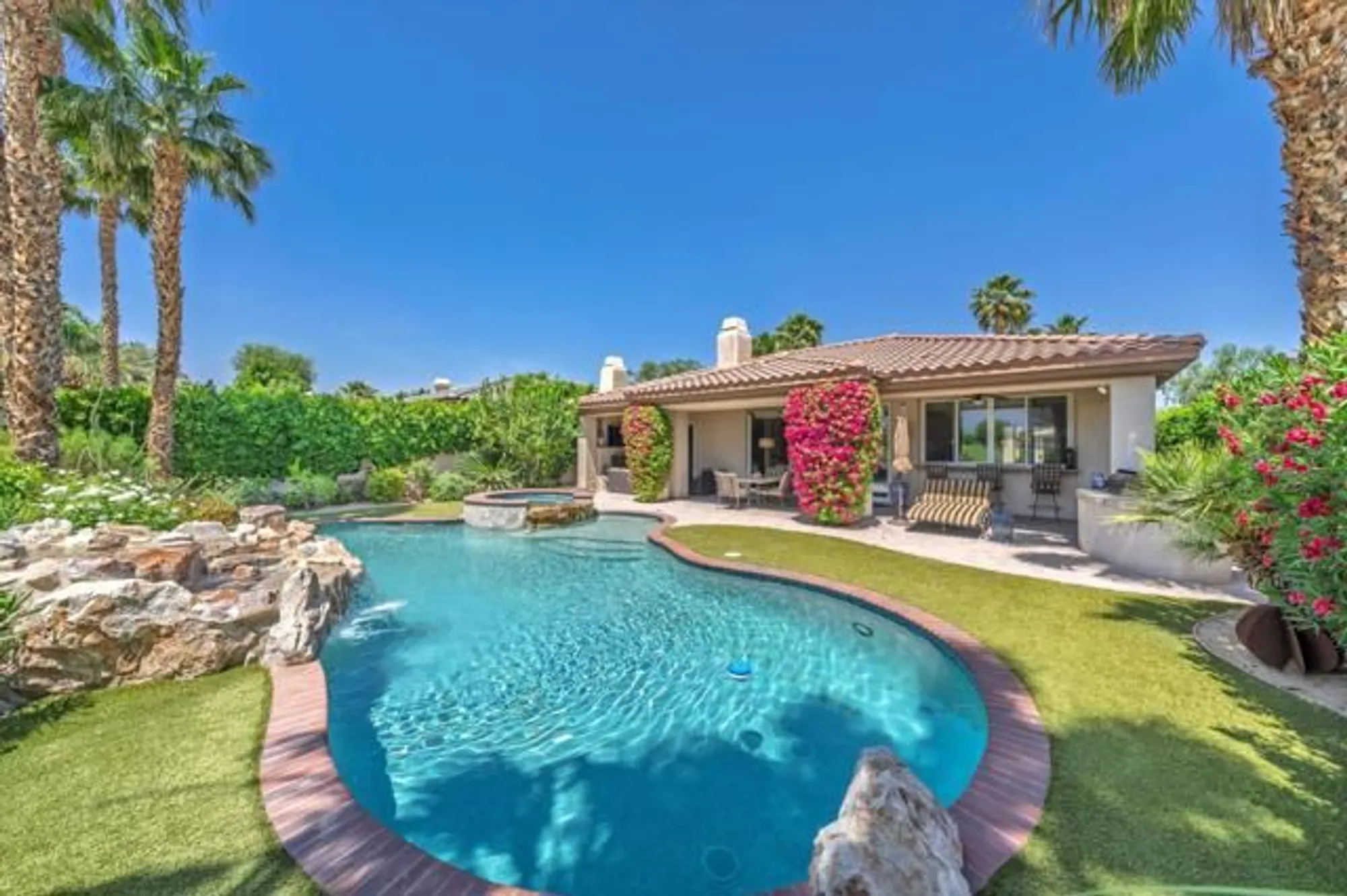 Property Slideshow image 8 of 45 | 81195 shinnecock hls, La Quinta, CA, 92253