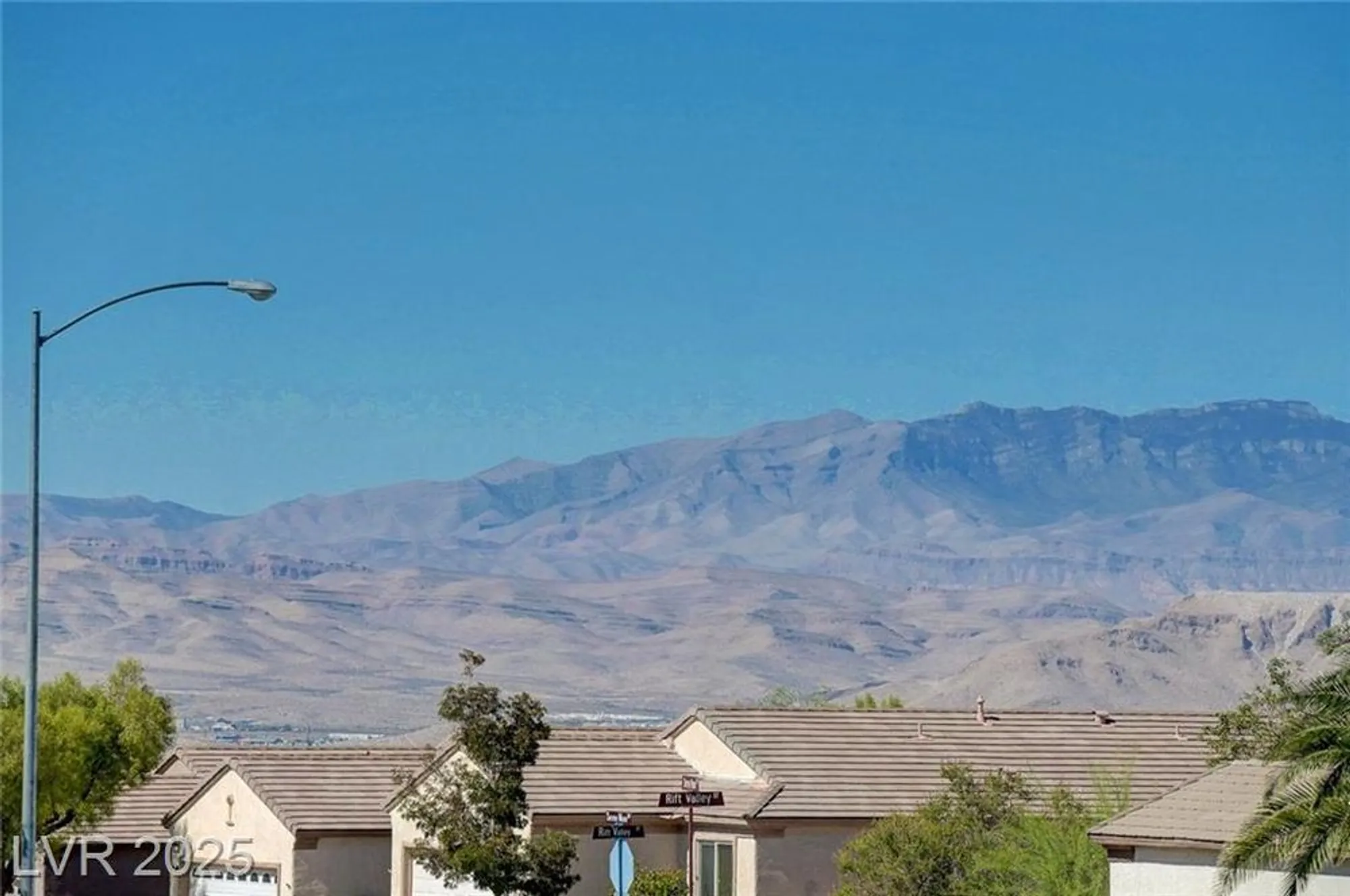 Property Slideshow image 51 of 61 | 2496 serene moon dr, Henderson, NV, 89044