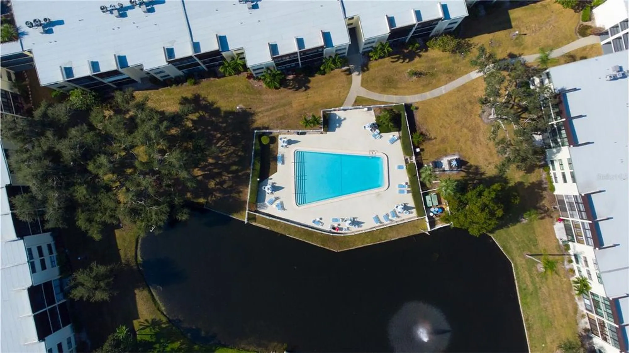 Property Slideshow image 33 of 37 | 14130 rosemary ln 4211, Largo, FL, 33774