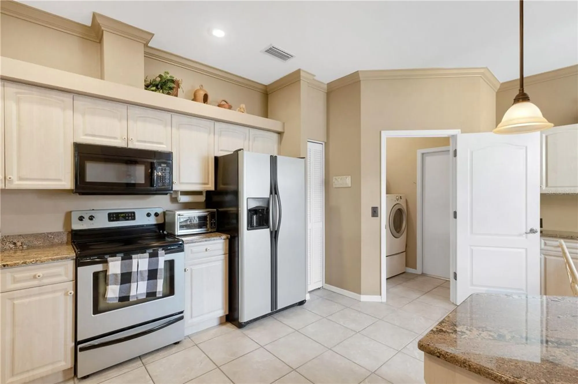 Property Slideshow image 10 of 60 | 6935 stoneywalk ct, Bradenton, FL, 34203