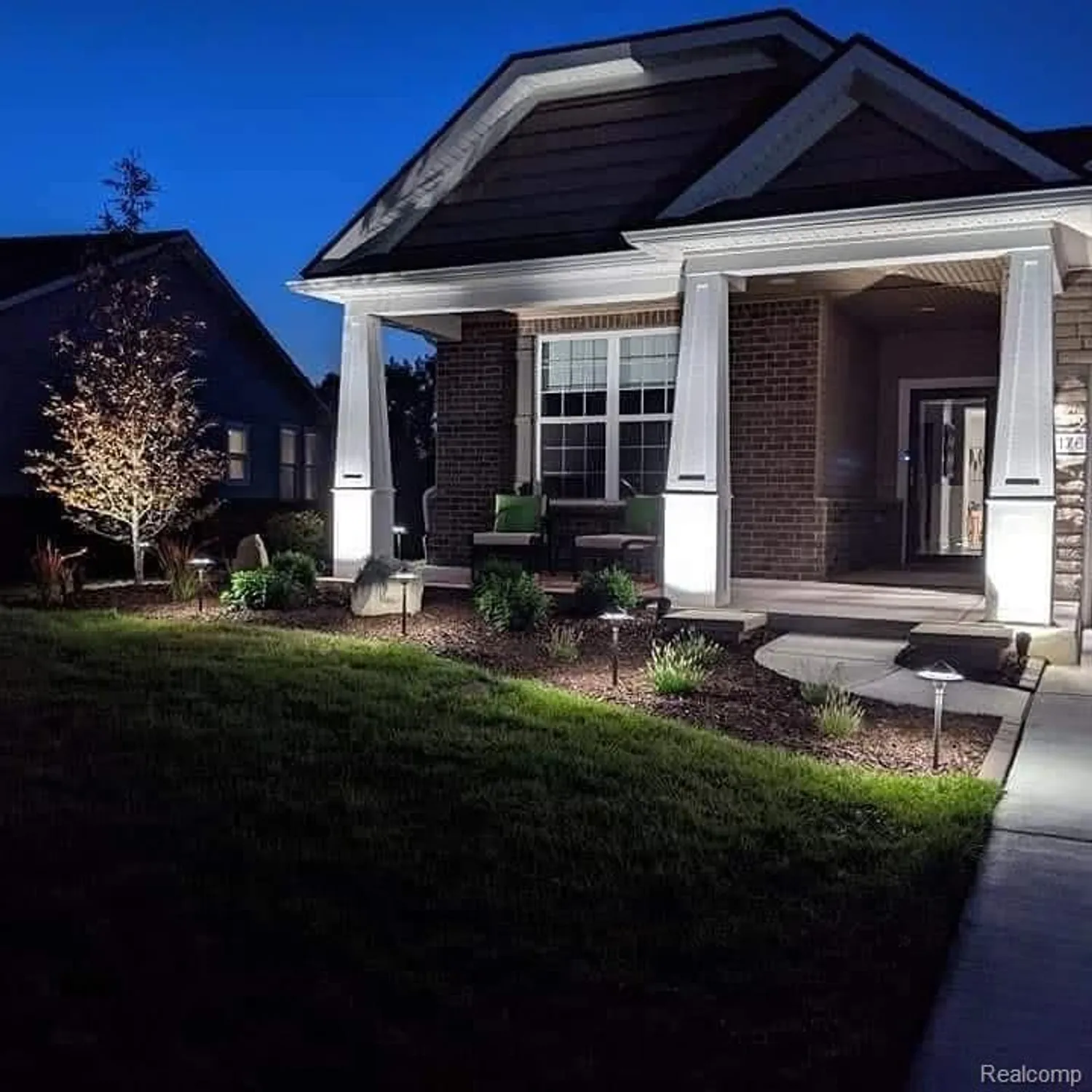 Property Slideshow image 5 of 51 | 27176 walloon way, Brownstown Twp, MI, 48134