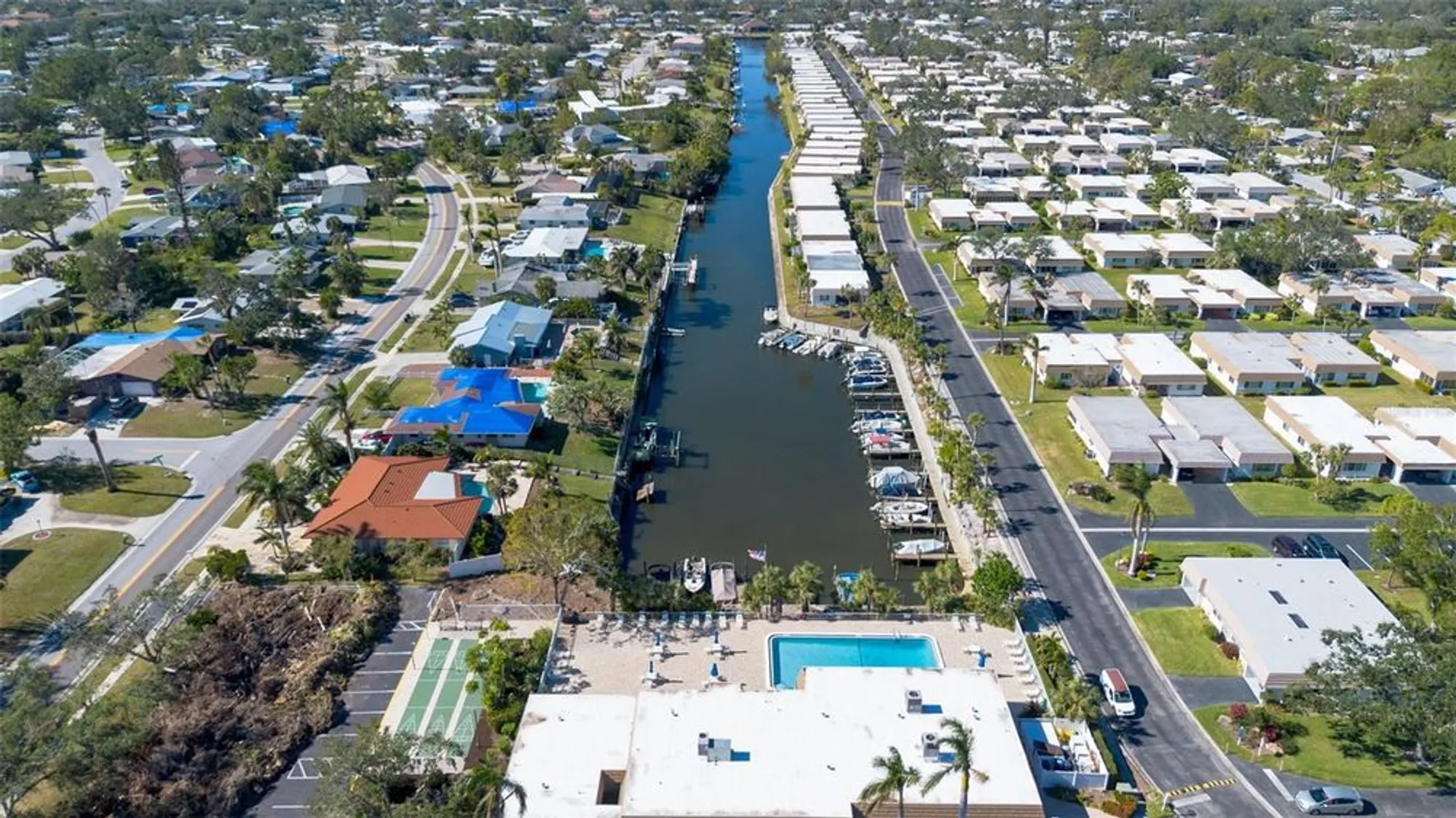 Property Slideshow image 9 of 30 | 2305 riverbluff pkwy # v256, Sarasota, FL, 34231