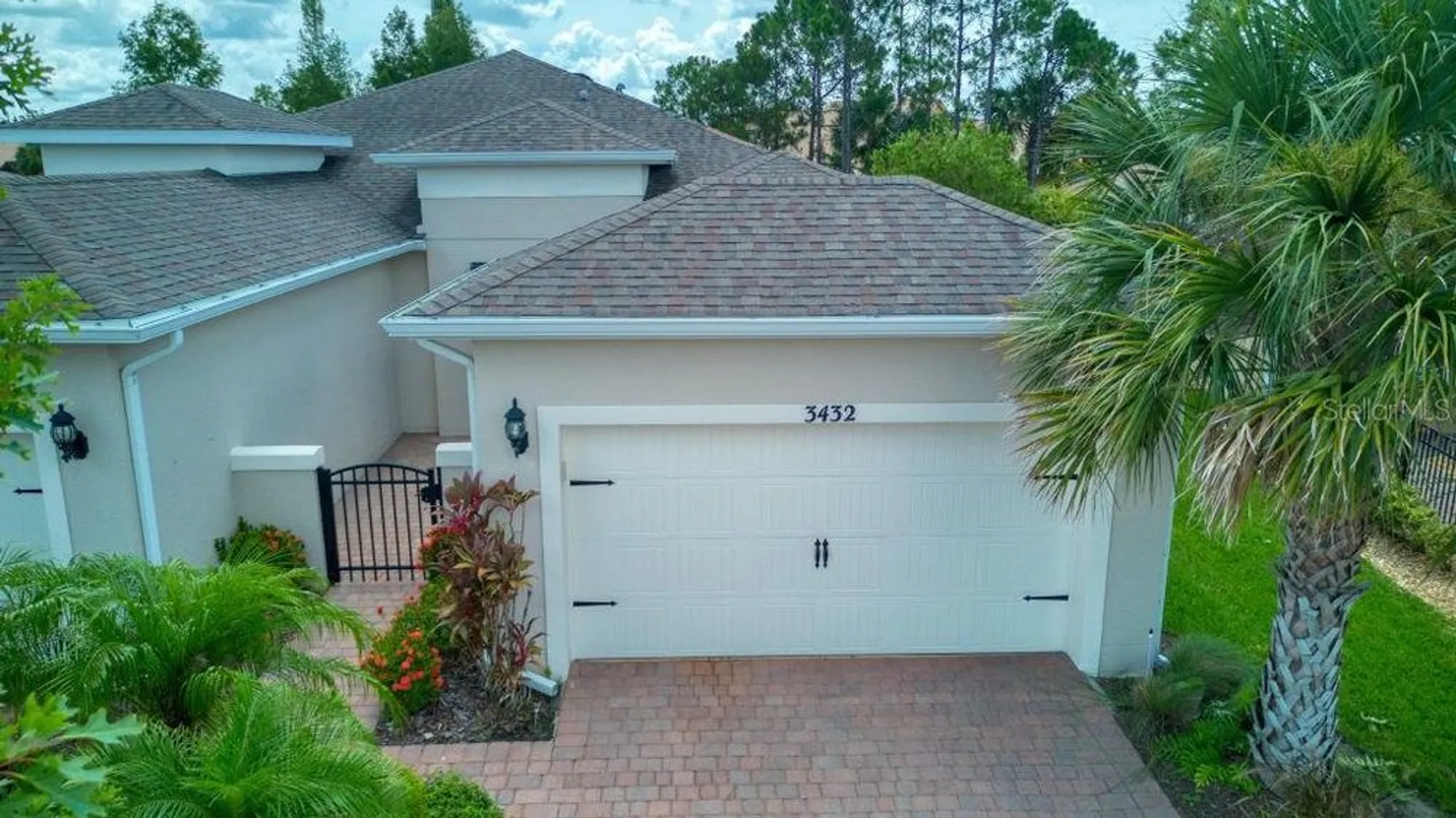 Property Slideshow image 2 of 43 | 3432 fallbrook dr, Poinciana, FL, 34759