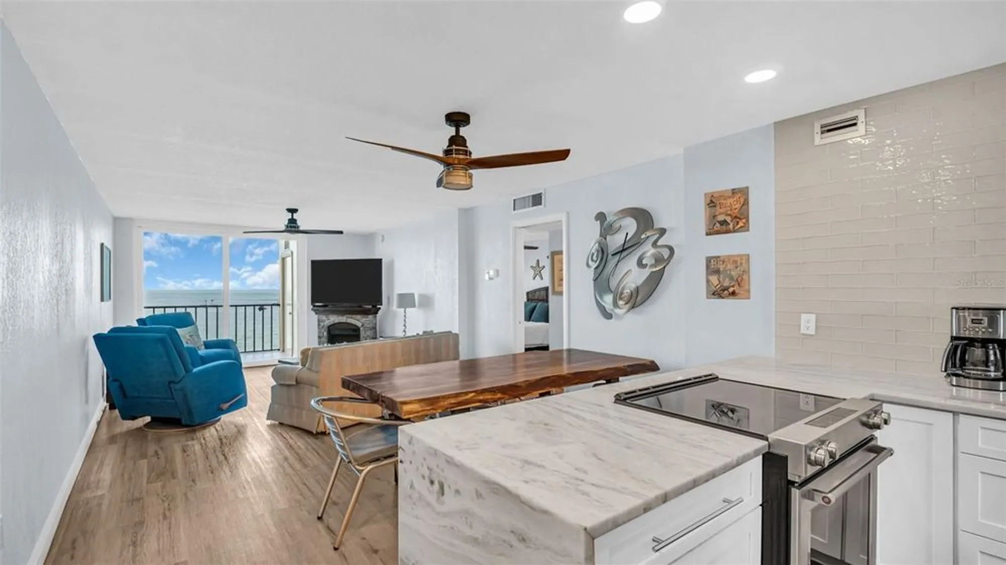 Property Slideshow image 8 of 28 | 9 haig pl 806, Dunedin, FL, 34698