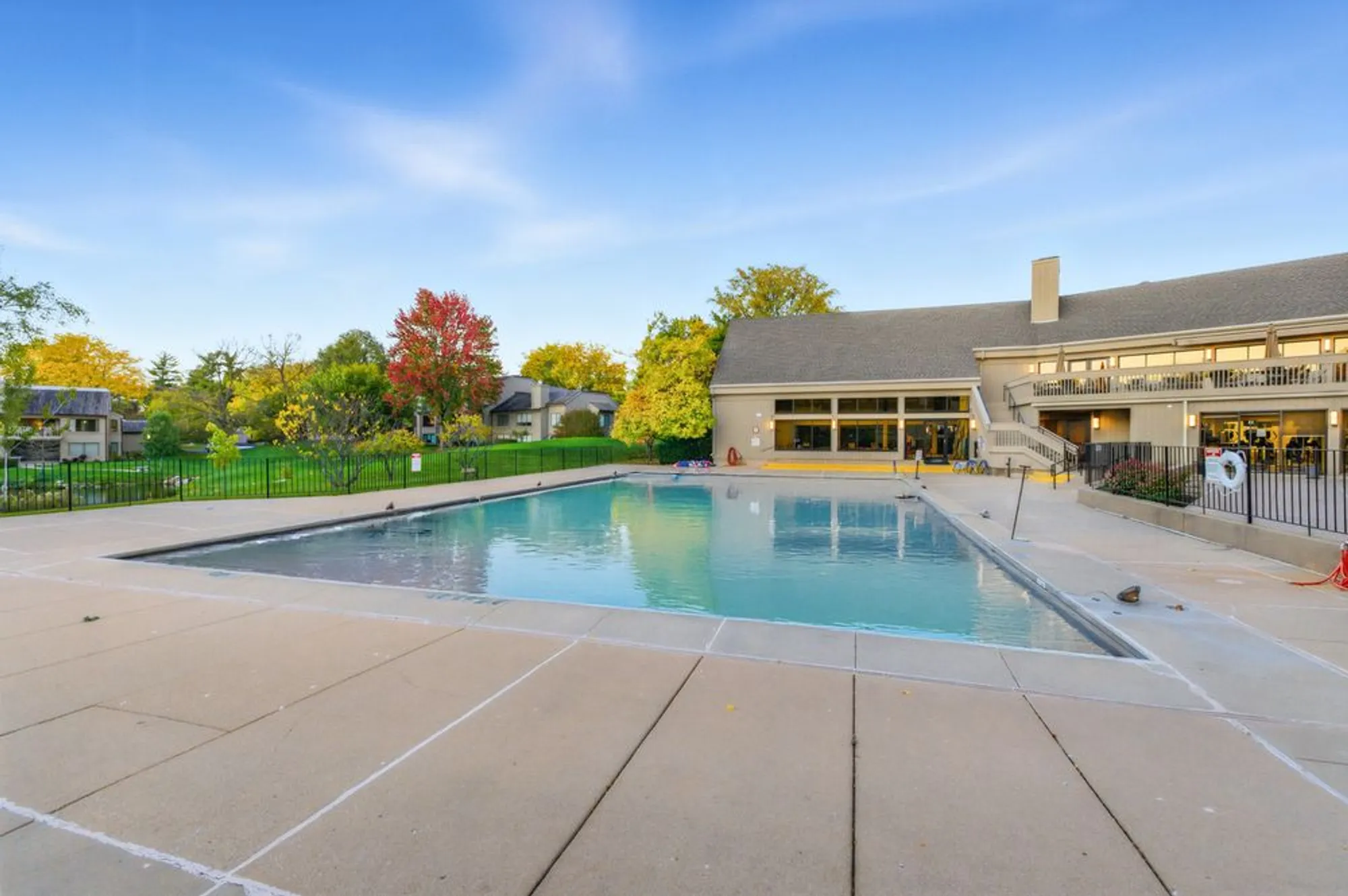 Property Slideshow image 30 of 37 | 294 mallard pt a, Lake Barrington, IL, 60010