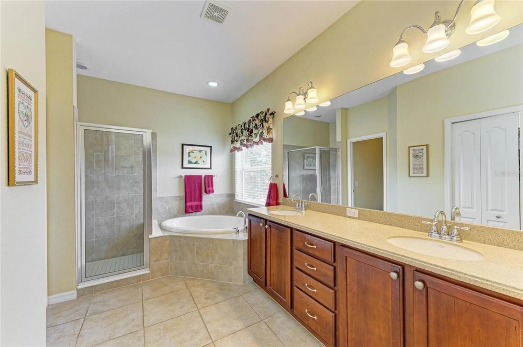 Property Slideshow image 57 of 89 | 235 river enclave ct, Bradenton, FL, 34212