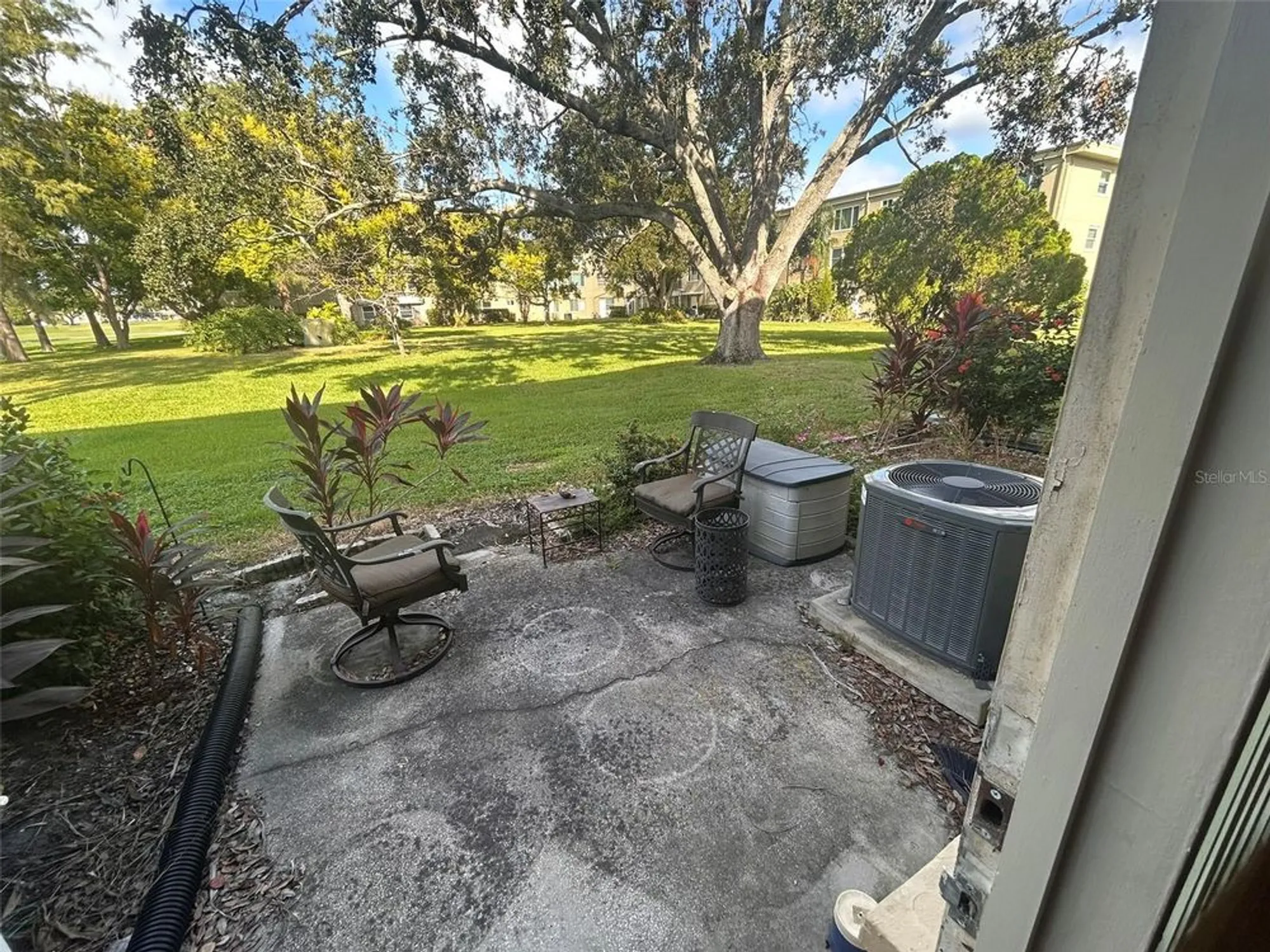 Property Slideshow image 33 of 55 | 2402 ecuadorian way apt 18, Clearwater, FL, 33763