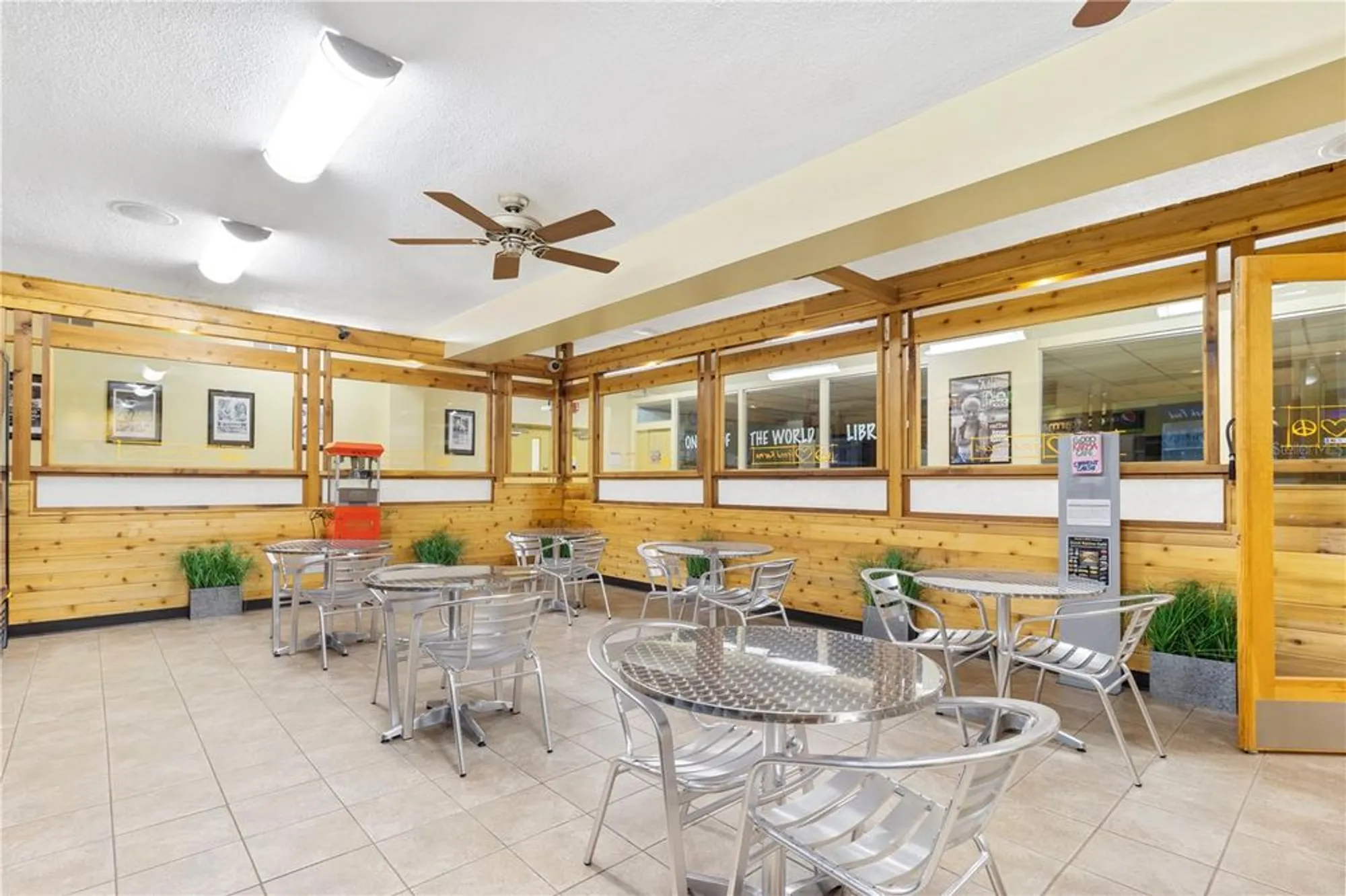 Property Slideshow image 26 of 40 | 2455 finlandia ln 39, Clearwater, FL, 33763