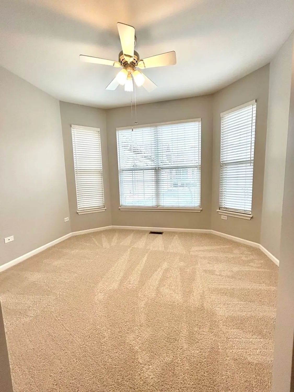 Property Slideshow image 6 of 22 | 21253 legion lake ct, Crest Hill, IL, 60403