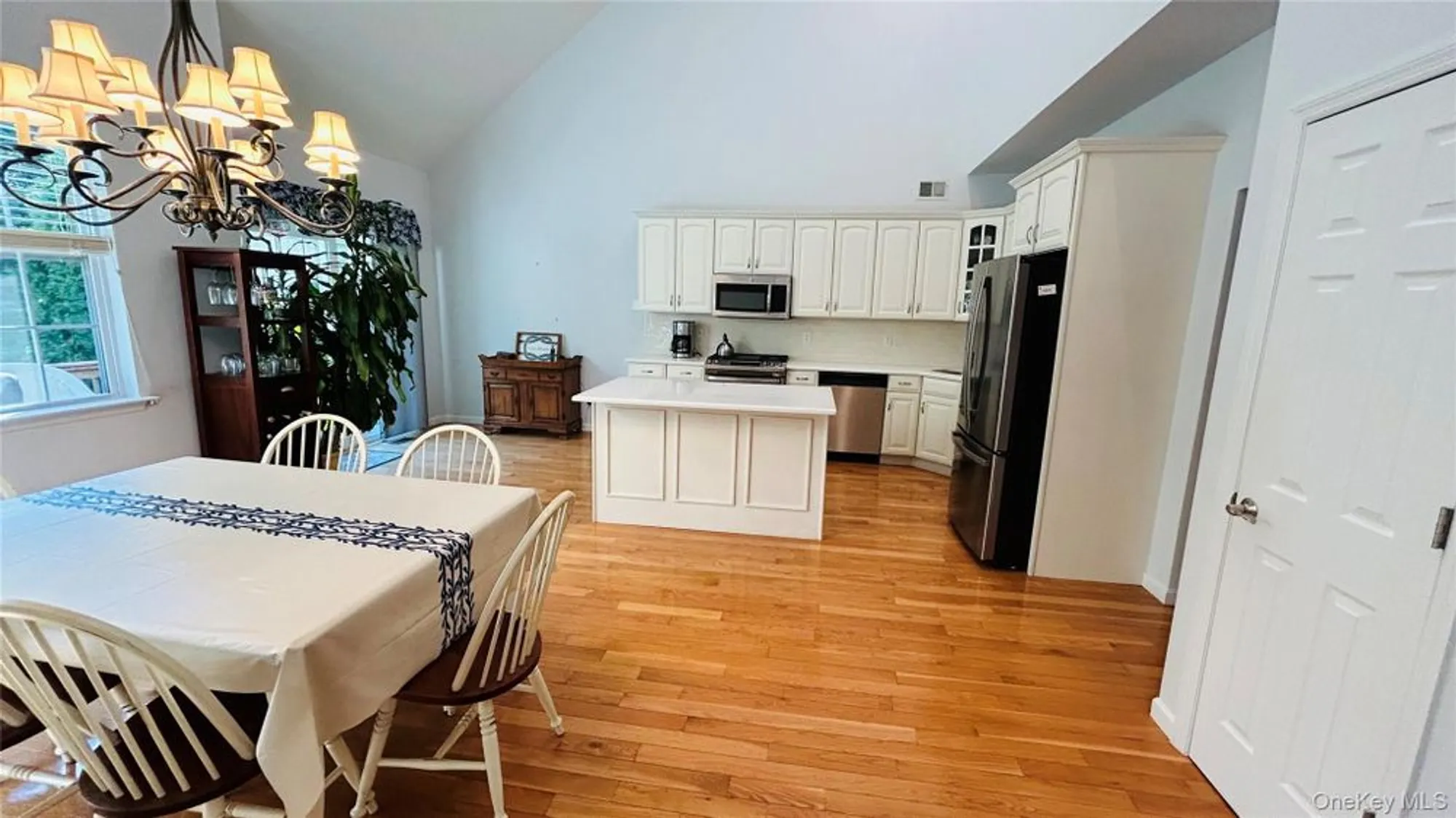 Property Slideshow image 14 of 27 | 37 halley ln, Miller Place, NY, 11764