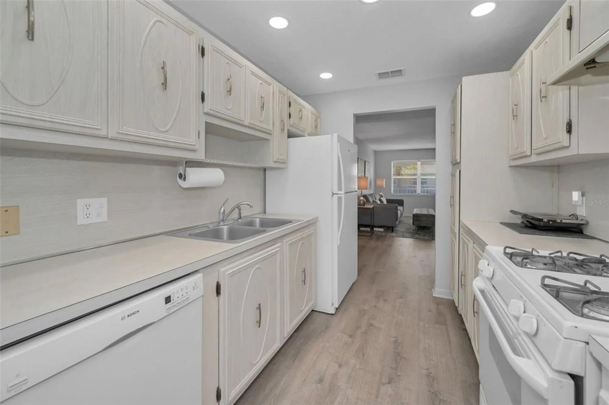 Property Slideshow image 13 of 53 | 5257 81st ln n apt 16, Saint Petersburg, FL, 33709