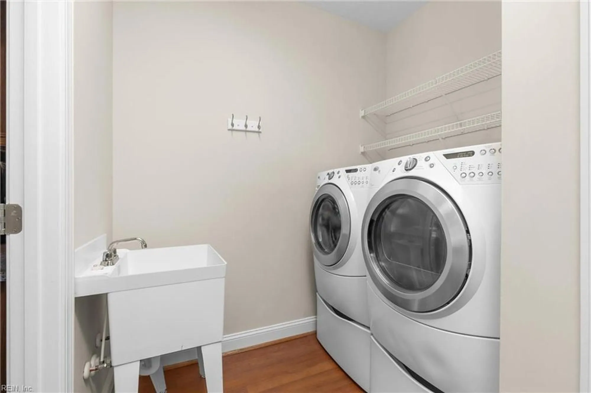 Property Slideshow image 22 of 39 | 1413 thistlewood ln # 54, Chesapeake, VA, 23320