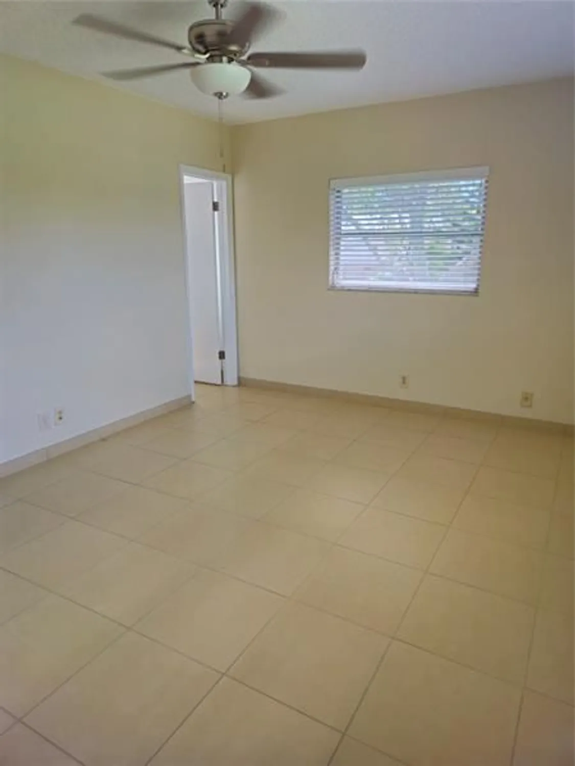 Property Slideshow image 22 of 35 | 7500 nw 5th pl apt 201, Margate, FL, 33063
