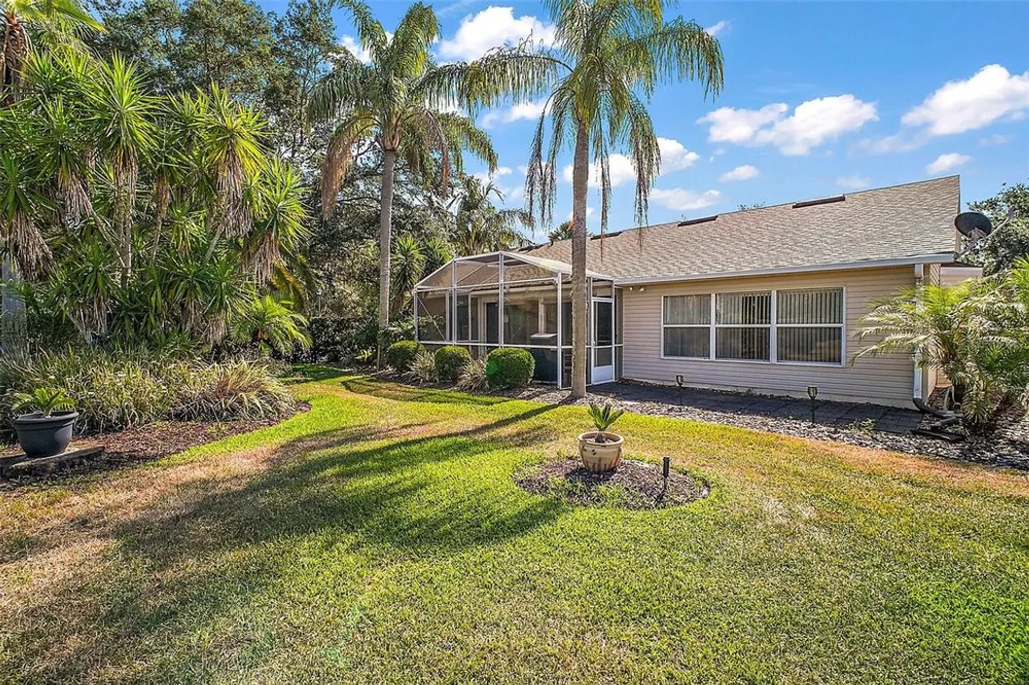 Property Slideshow image 5 of 36 | 25129 riverwalk dr, Leesburg, FL, 34748