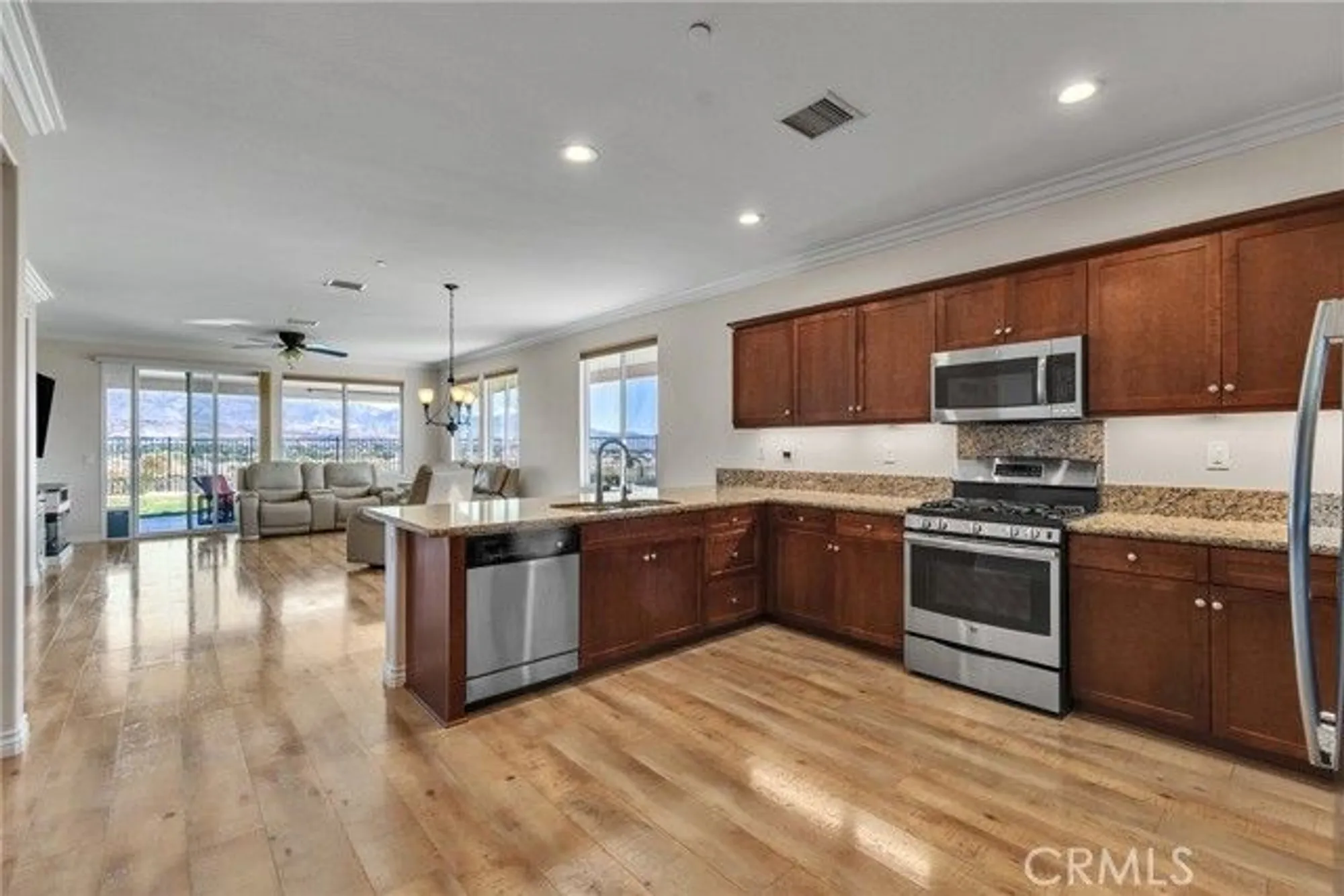 Property Slideshow image 14 of 49 | 428 saddlerock, Beaumont, CA, 92223