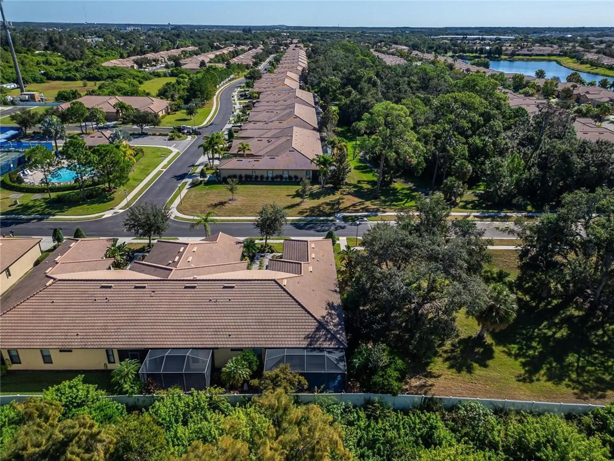 Property Slideshow image 59 of 72 | 420 cedar falls dr, Apollo Beach, FL, 33572