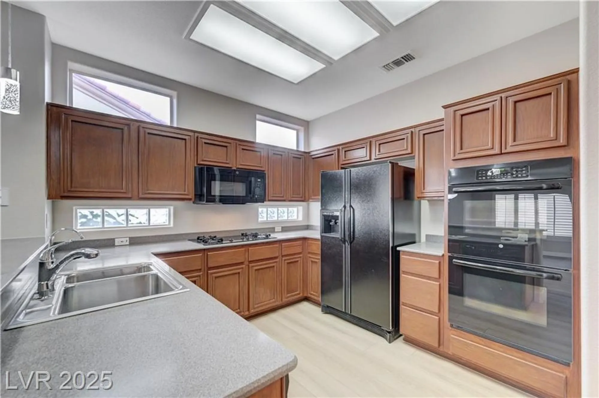 Property Slideshow image 17 of 77 | 2801 byron dr, Las Vegas, NV, 89134