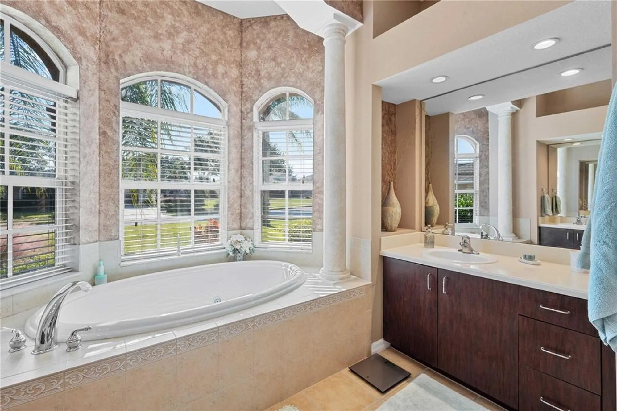 Property Slideshow image 34 of 71 | 13301 thoroughbred dr, Dade City, FL, 33525