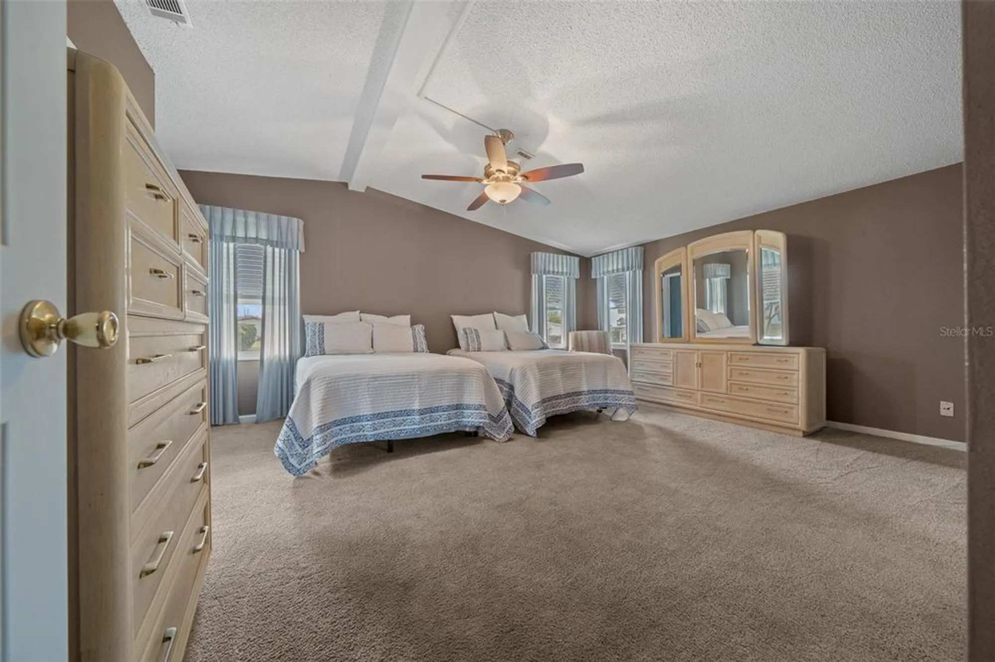 Property Slideshow image 14 of 51 | 1717 lilly ln, Lady Lake, FL, 32159