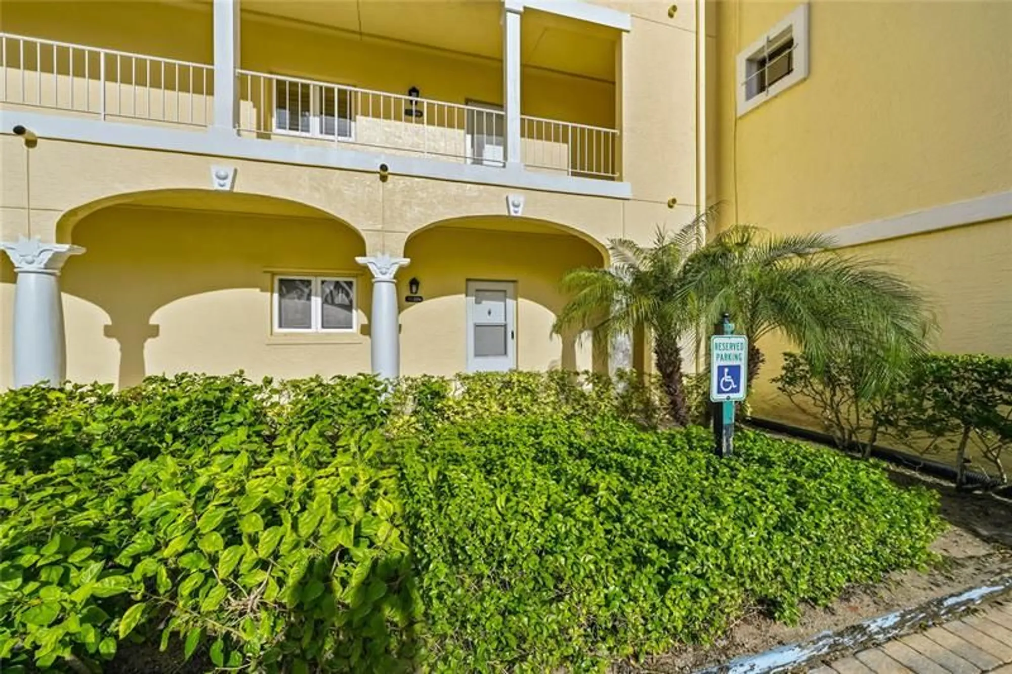 Property Slideshow image 3 of 29 | 5060 harmony cir apt 104, Vero Beach, FL, 32967