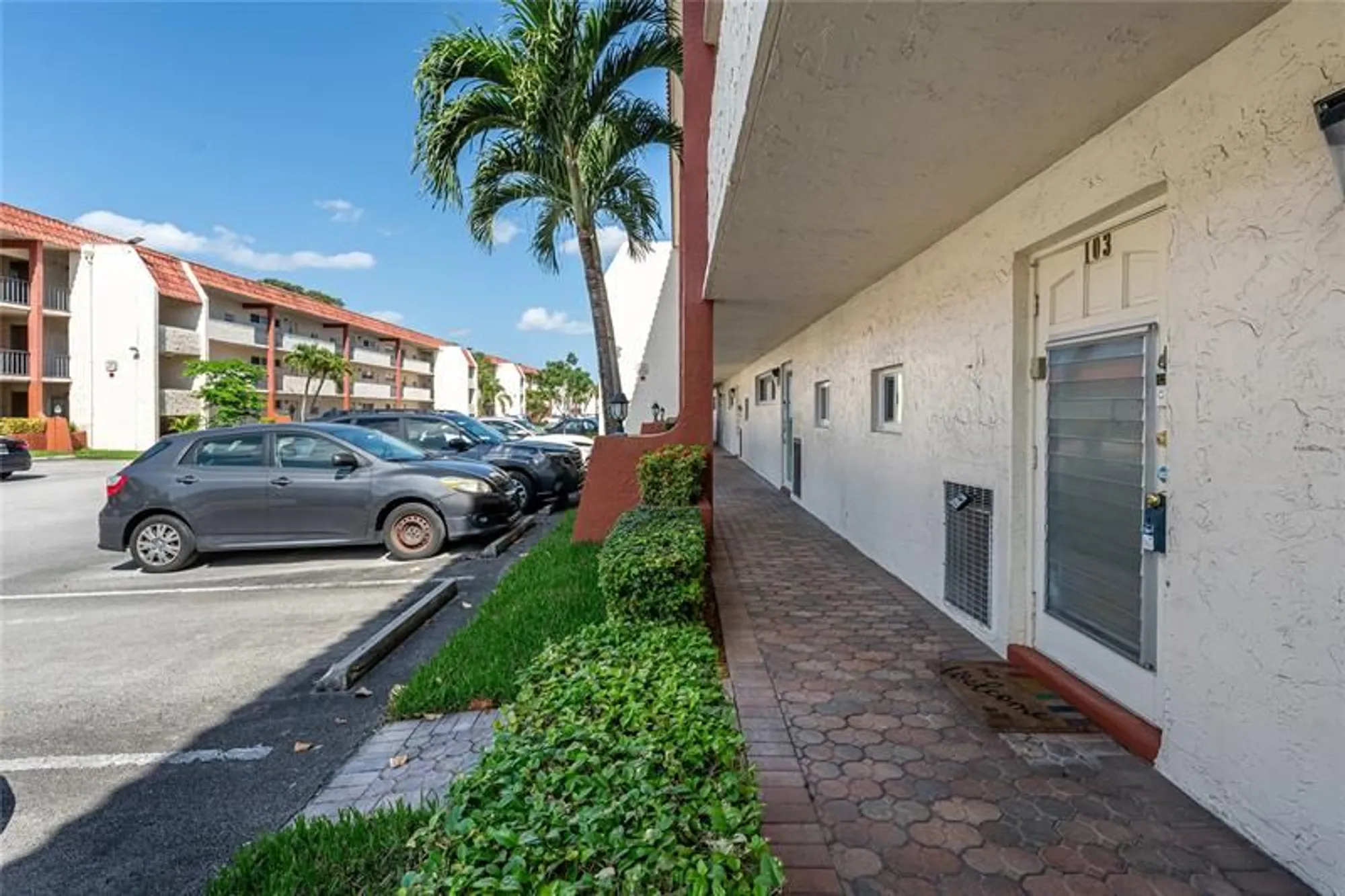 Property Slideshow image 20 of 81 | 8960 s hollybrook blvd 103, Pembroke Pines, FL, 33025
