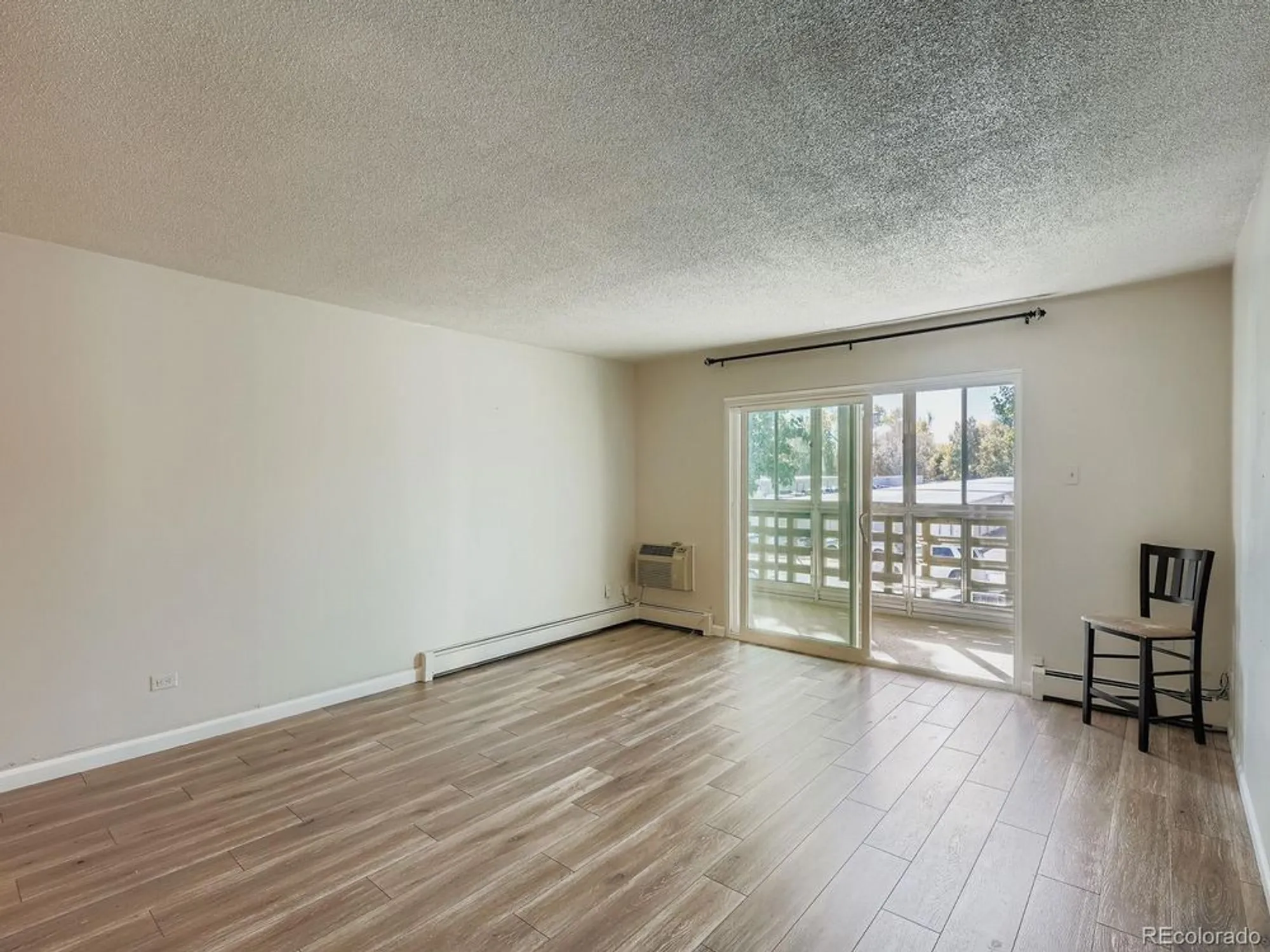 Property Slideshow image 4 of 31 | 680 s alton way unit 1b, Denver, CO, 80247