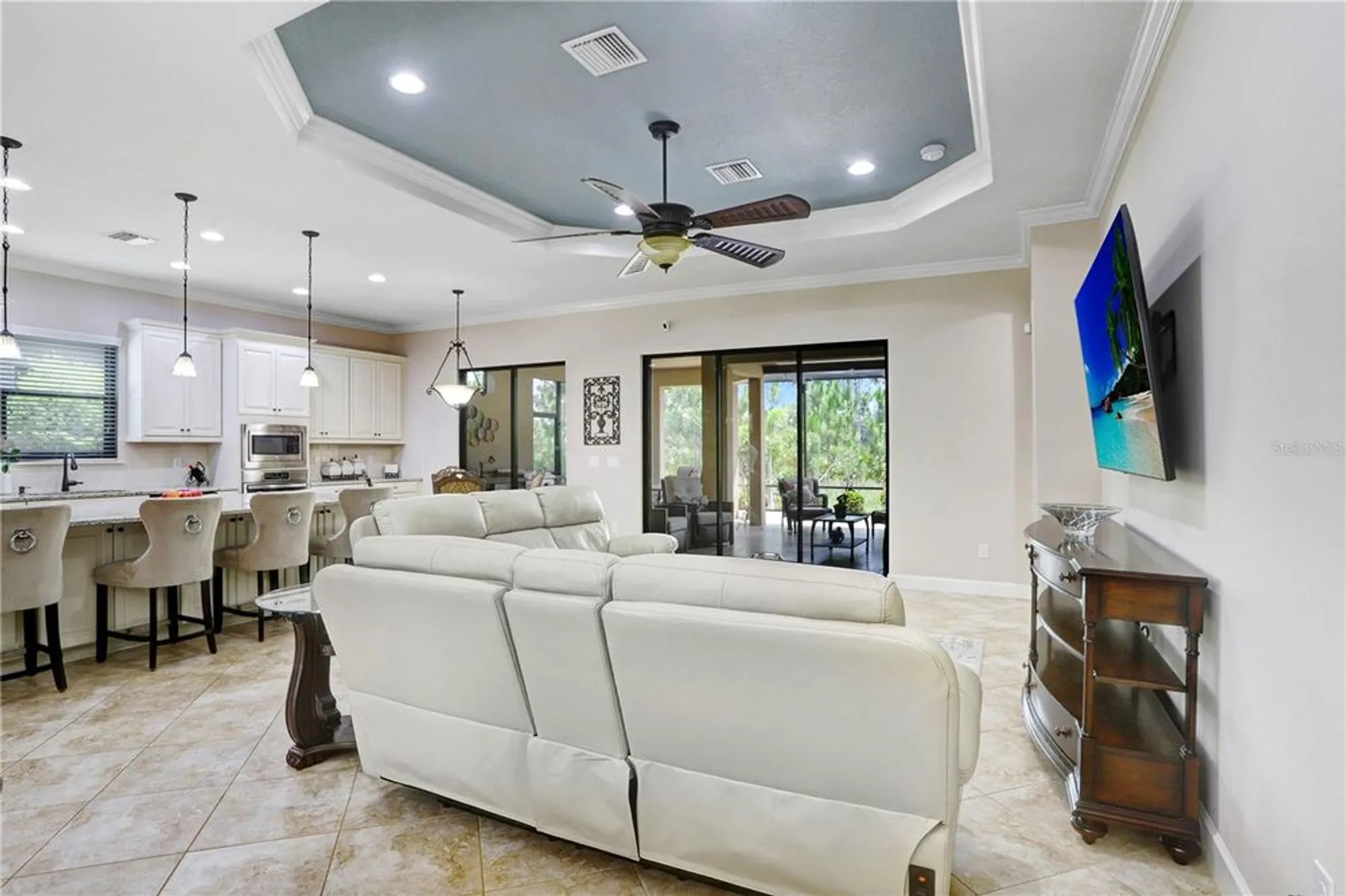 Property Slideshow image 13 of 39 | 8605 grand alberato rd, Tampa, FL, 33647