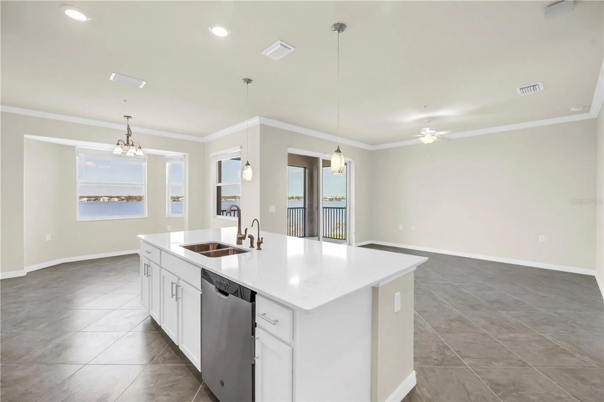 Property Slideshow image 14 of 59 | 1030 tidewater shores loop 406, Bradenton, FL, 34208