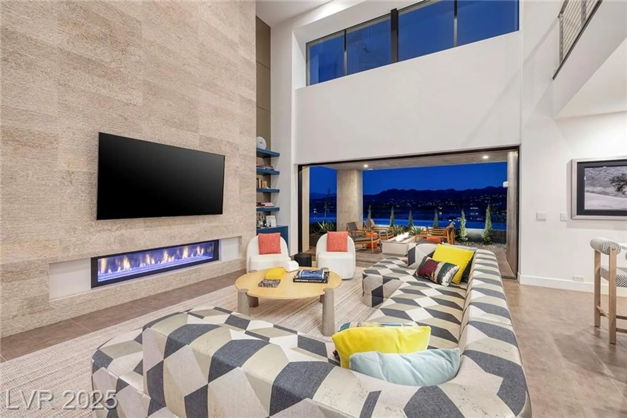 Property Slideshow image 18 of 70 | 32 highland cove ln, Henderson, NV, 89011