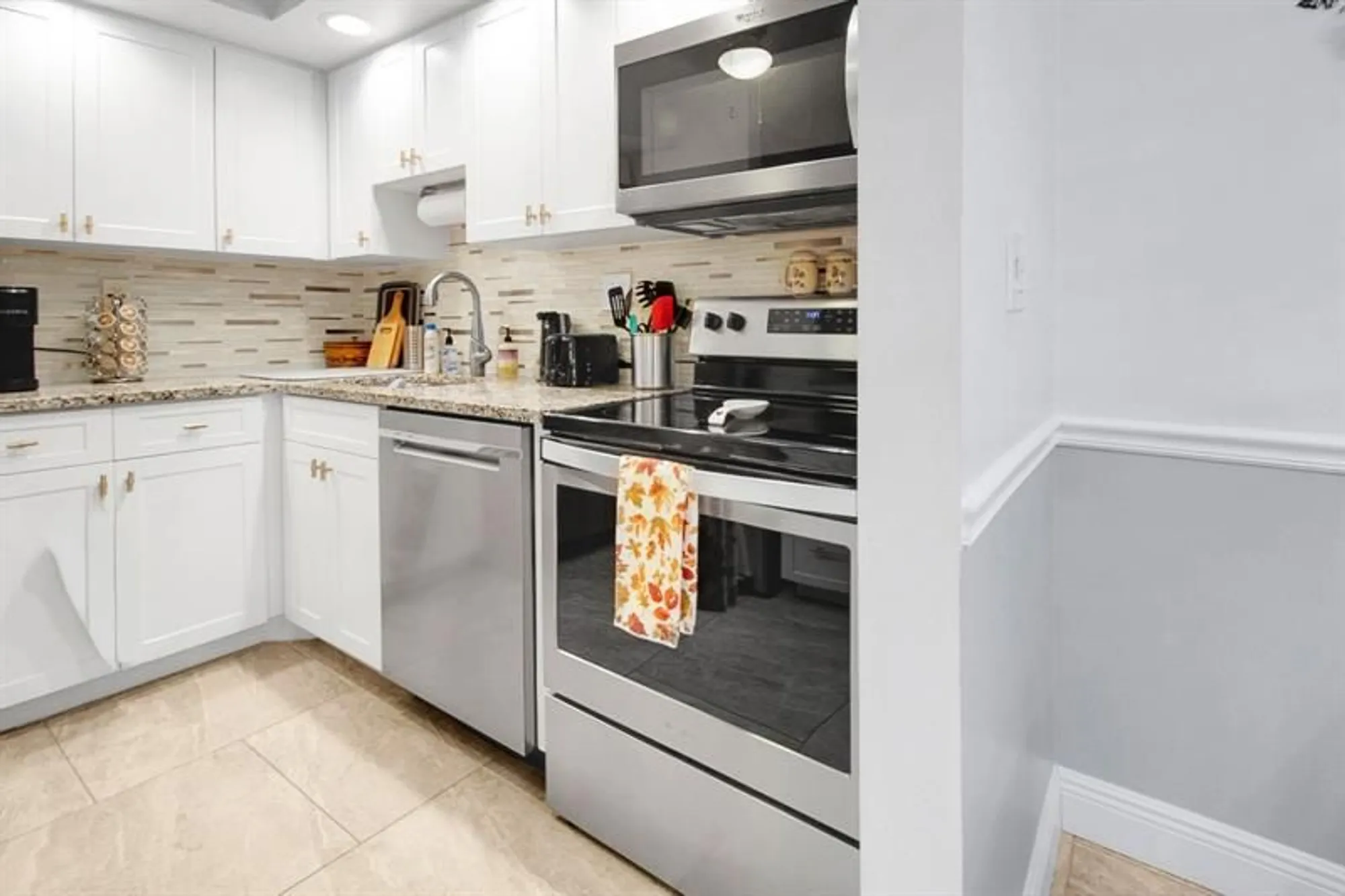 Property Slideshow image 16 of 22 | 7194 ashmont cir # 112, Tamarac, FL, 33321