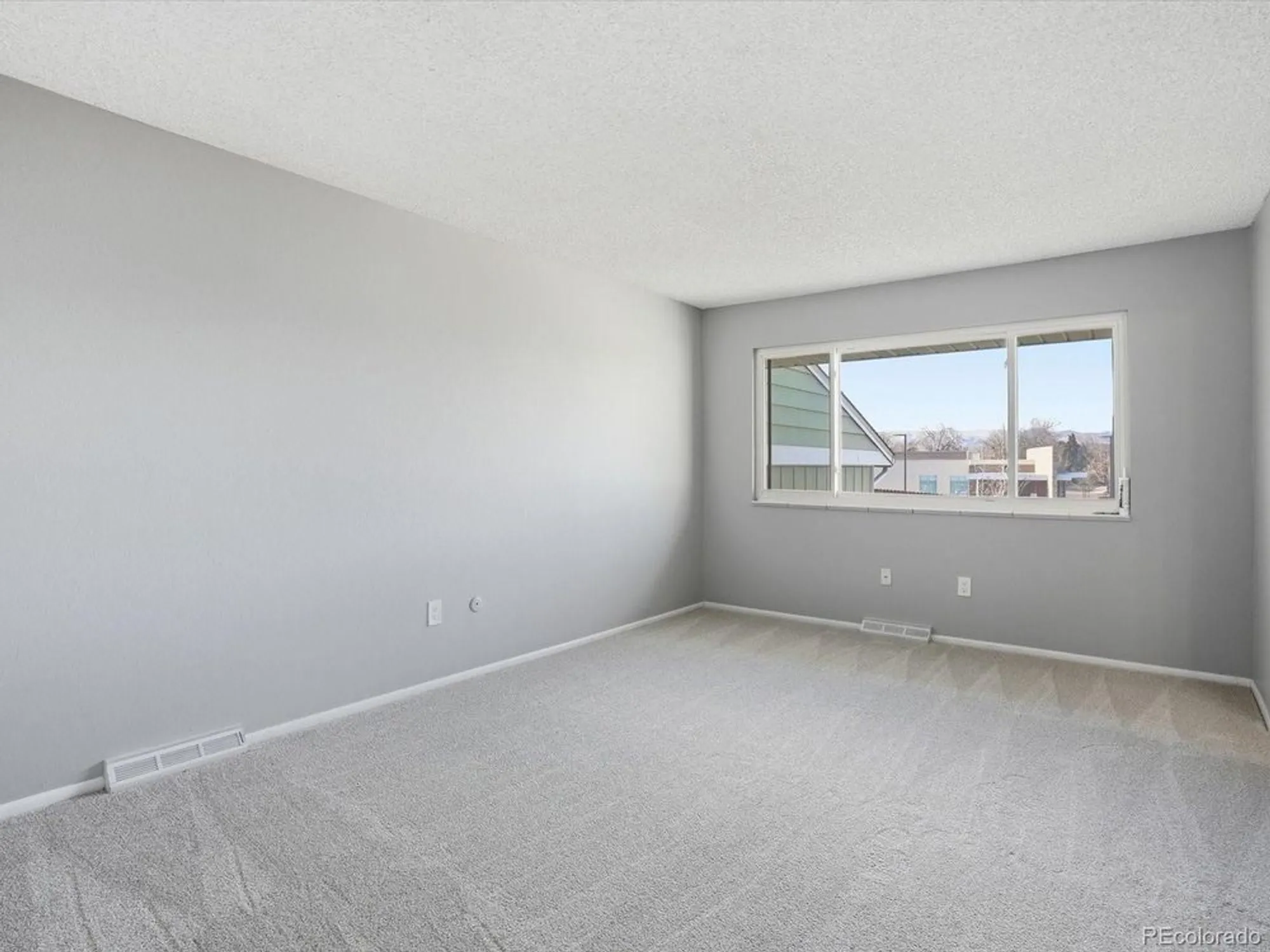 Property Slideshow image 18 of 38 | 7493 w cedar cir, Lakewood, CO, 80226