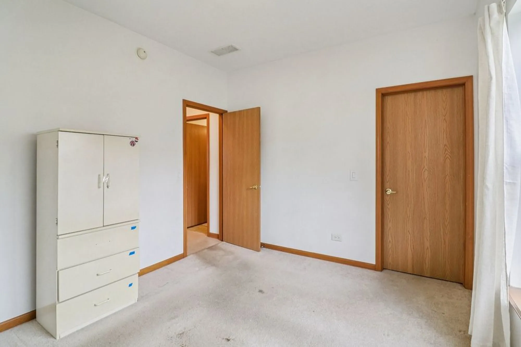 Property Slideshow image 21 of 33 | 3306 stakes ln, Grayslake, IL, 60030