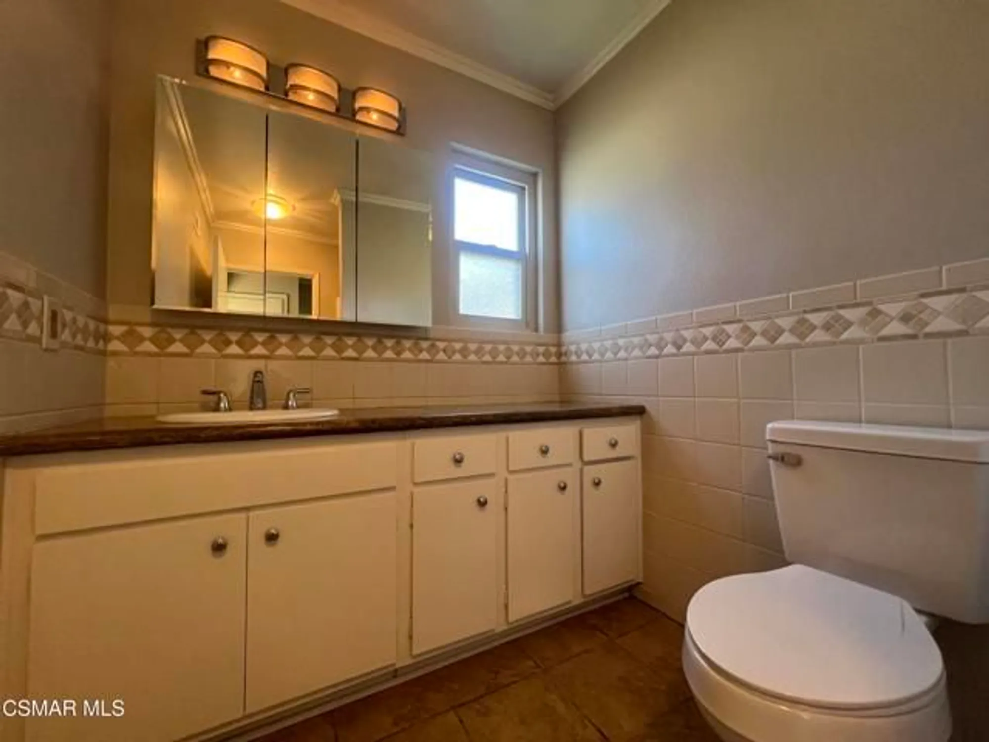 Property Slideshow image 18 of 32 | 23220 village 23, Camarillo, CA, 93012