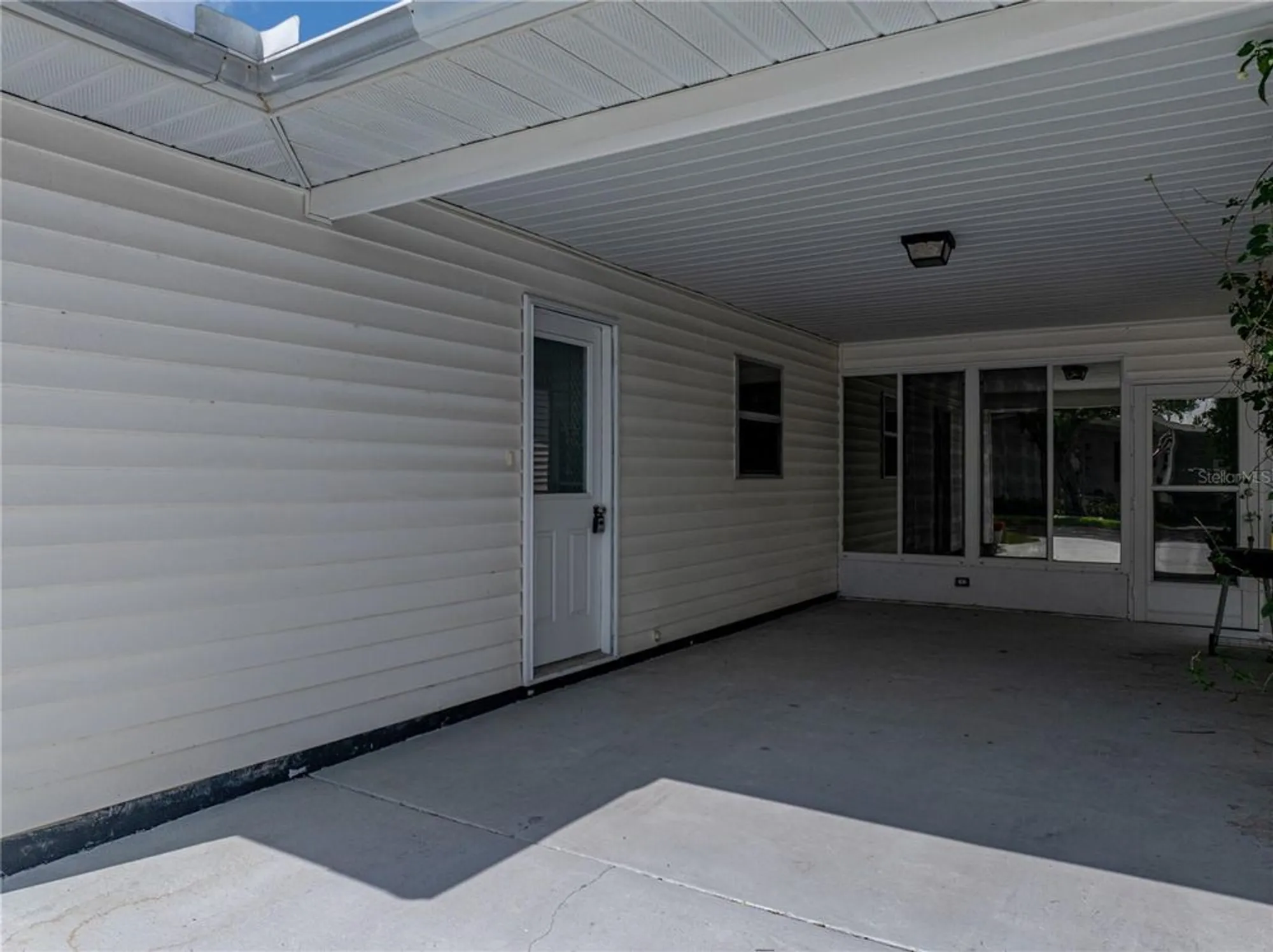 Property Slideshow image 8 of 55 | 4965 goldenview ln, Lakeland, FL, 33811