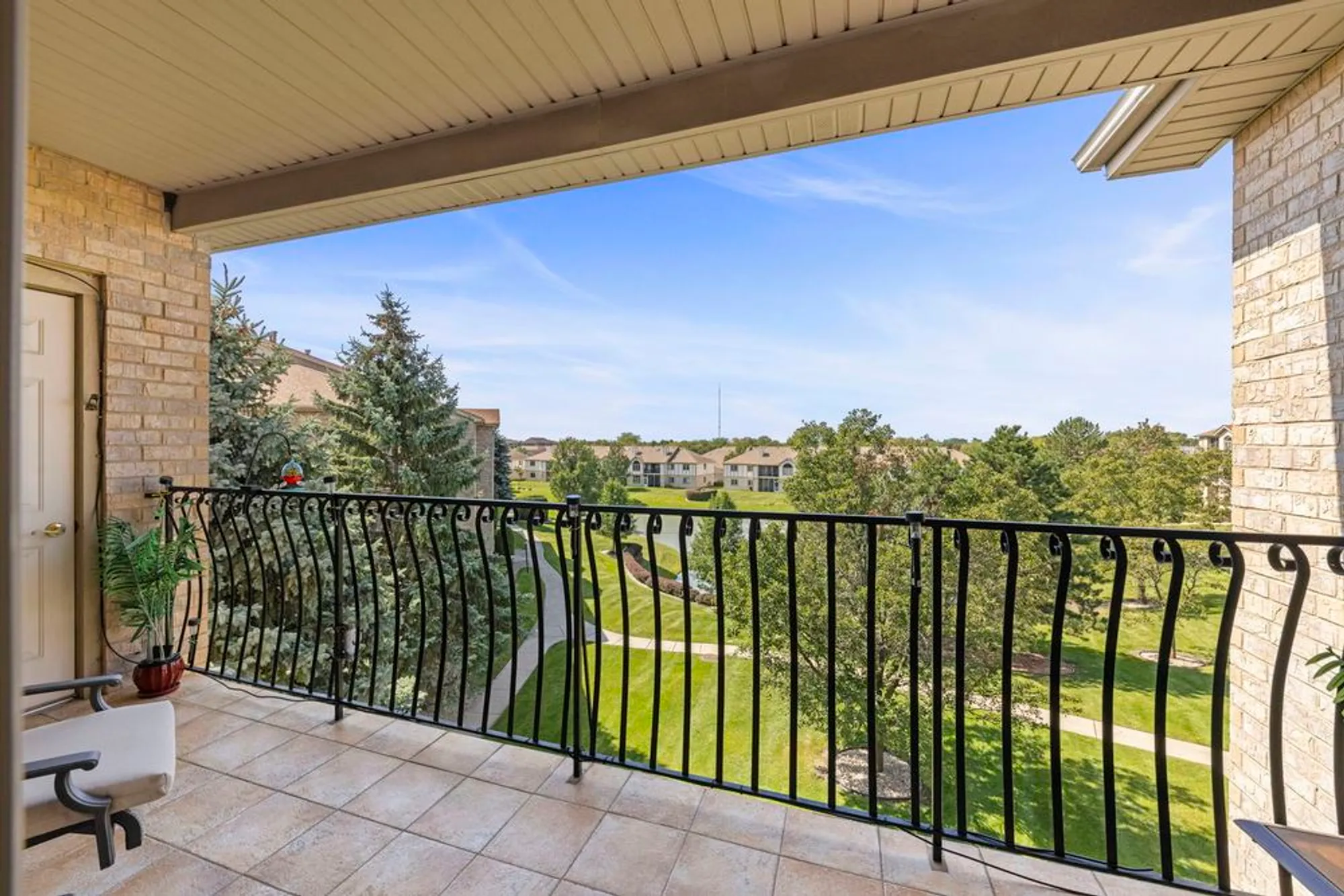 Property Slideshow image 11 of 23 | 18350 pine ridge dr apt 3d, Tinley Park, IL, 60477