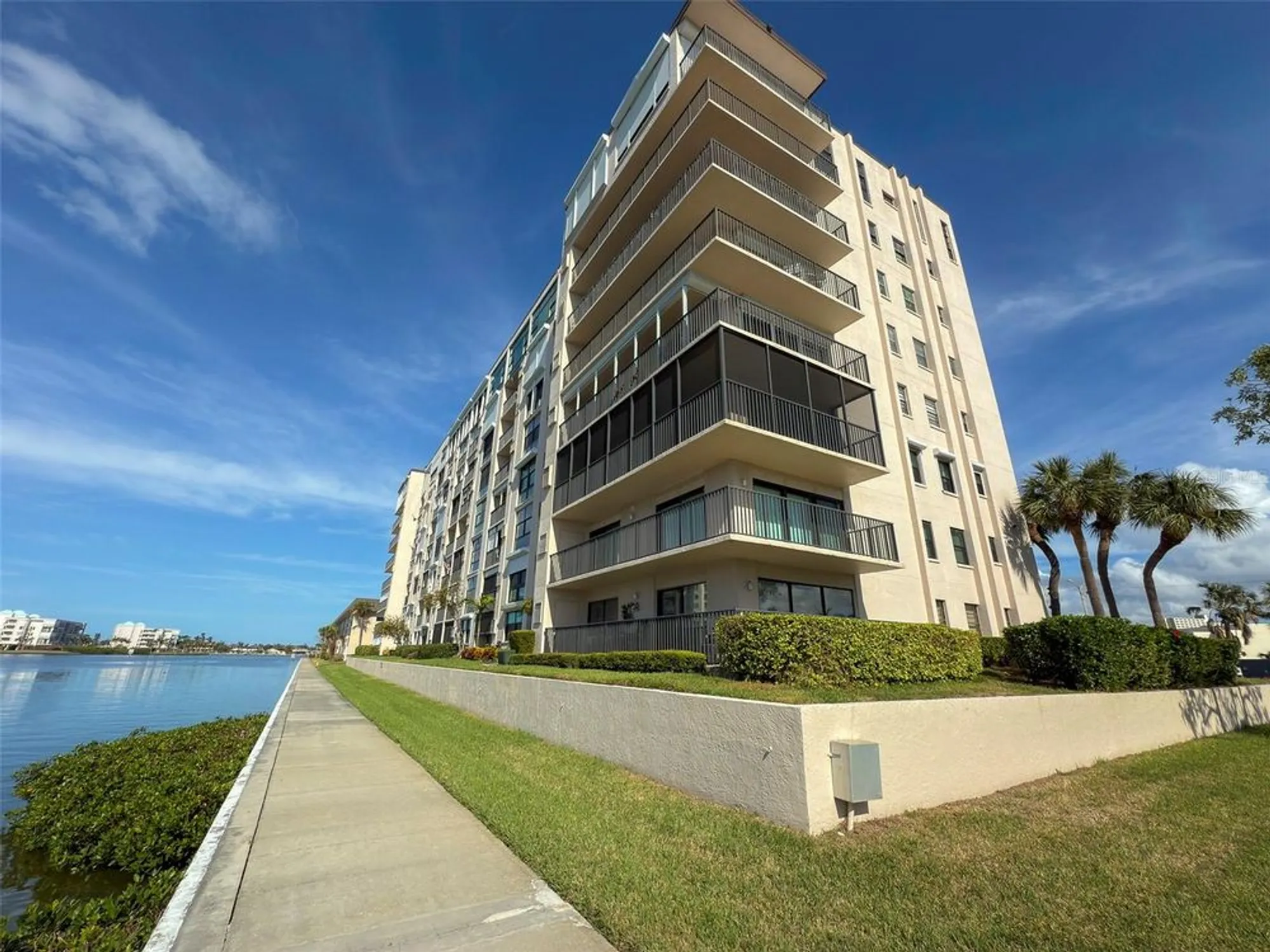 Property Slideshow image 5 of 36 | 7600 sun island dr 107, South Pasadena, FL, 33707
