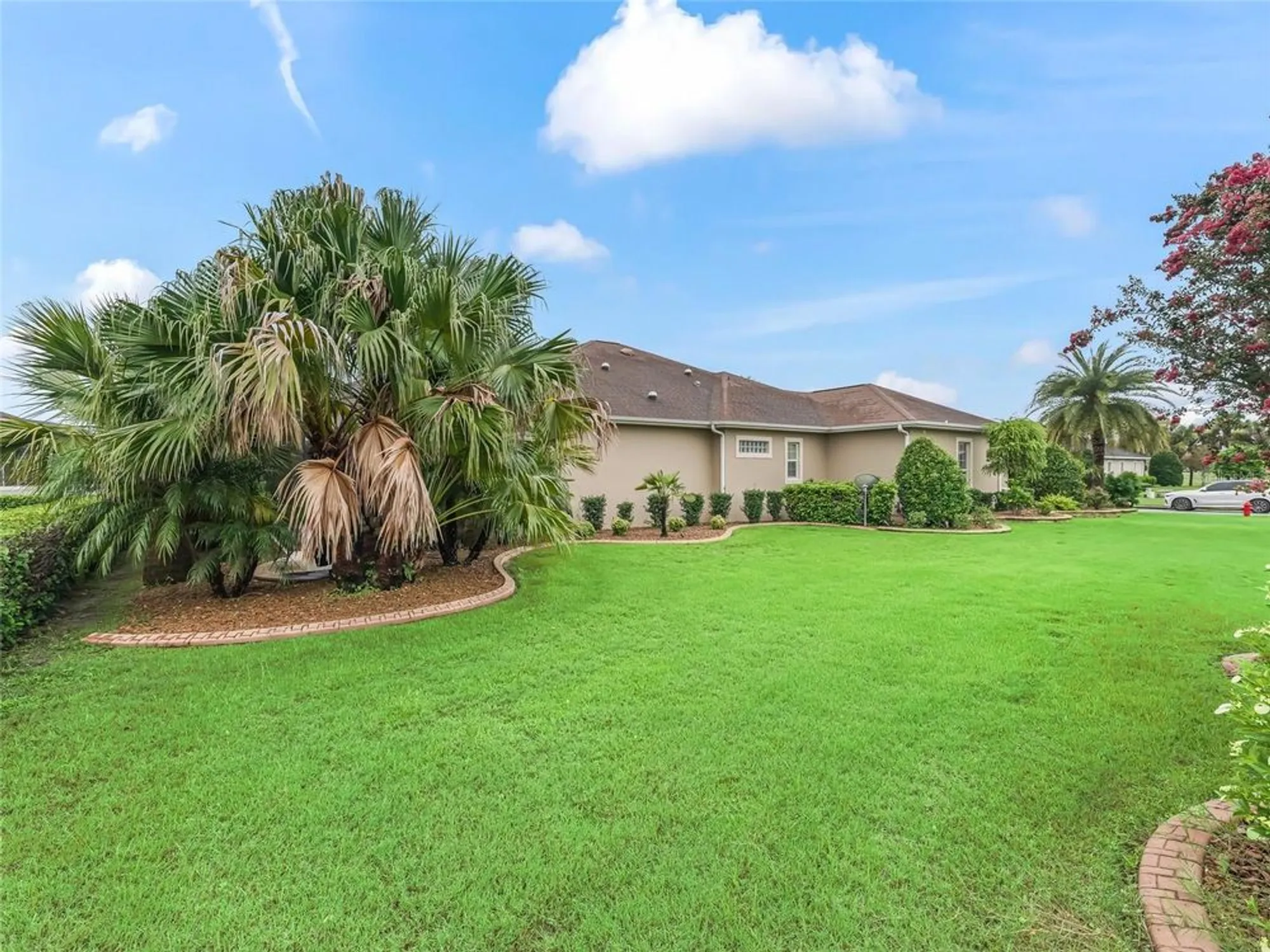 Property Slideshow image 4 of 59 | 2217 isleworth cir, The Villages, FL, 32163