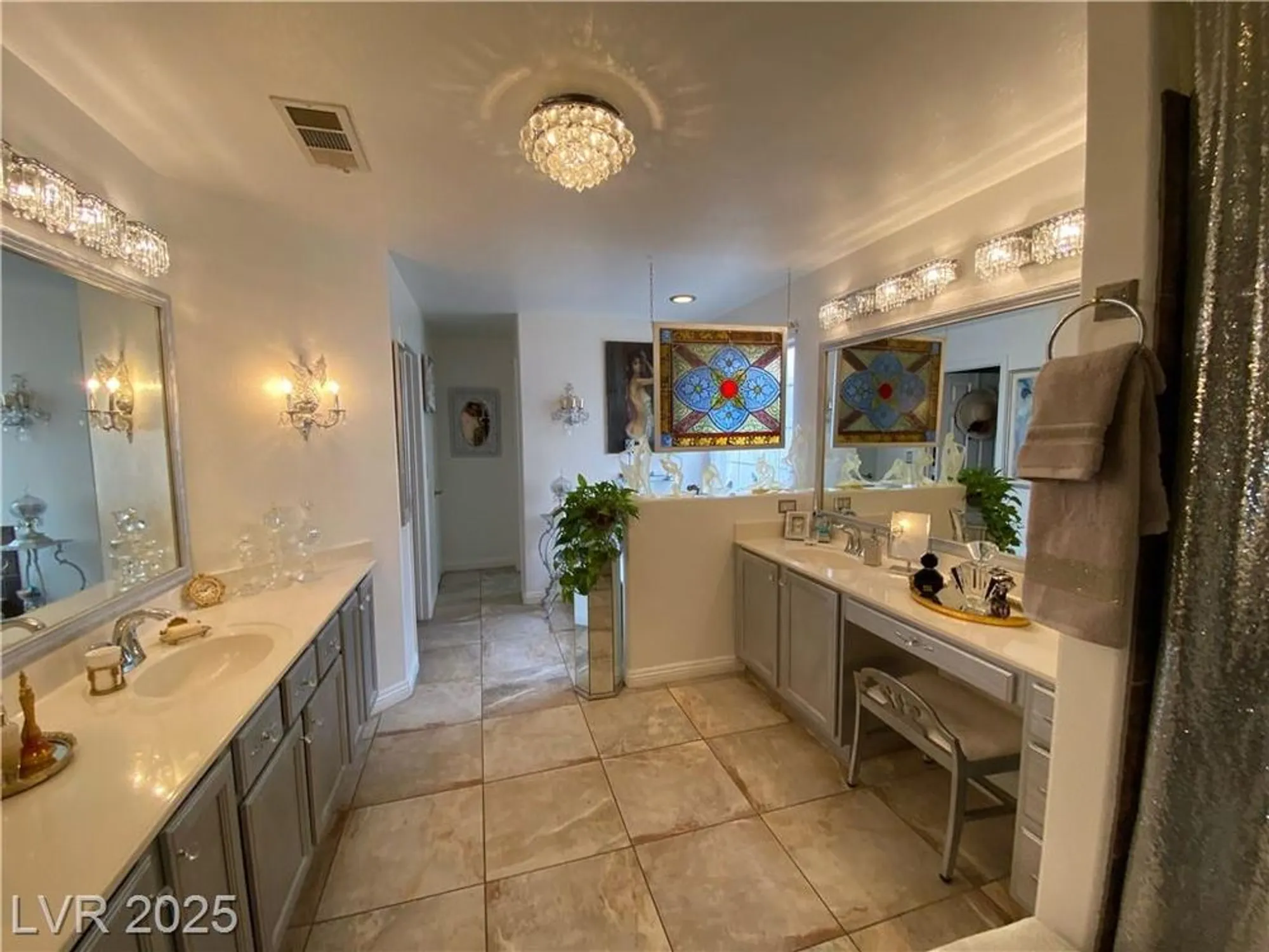 Property Slideshow image 18 of 27 | 4809 braeburn dr, Las Vegas, NV, 89130