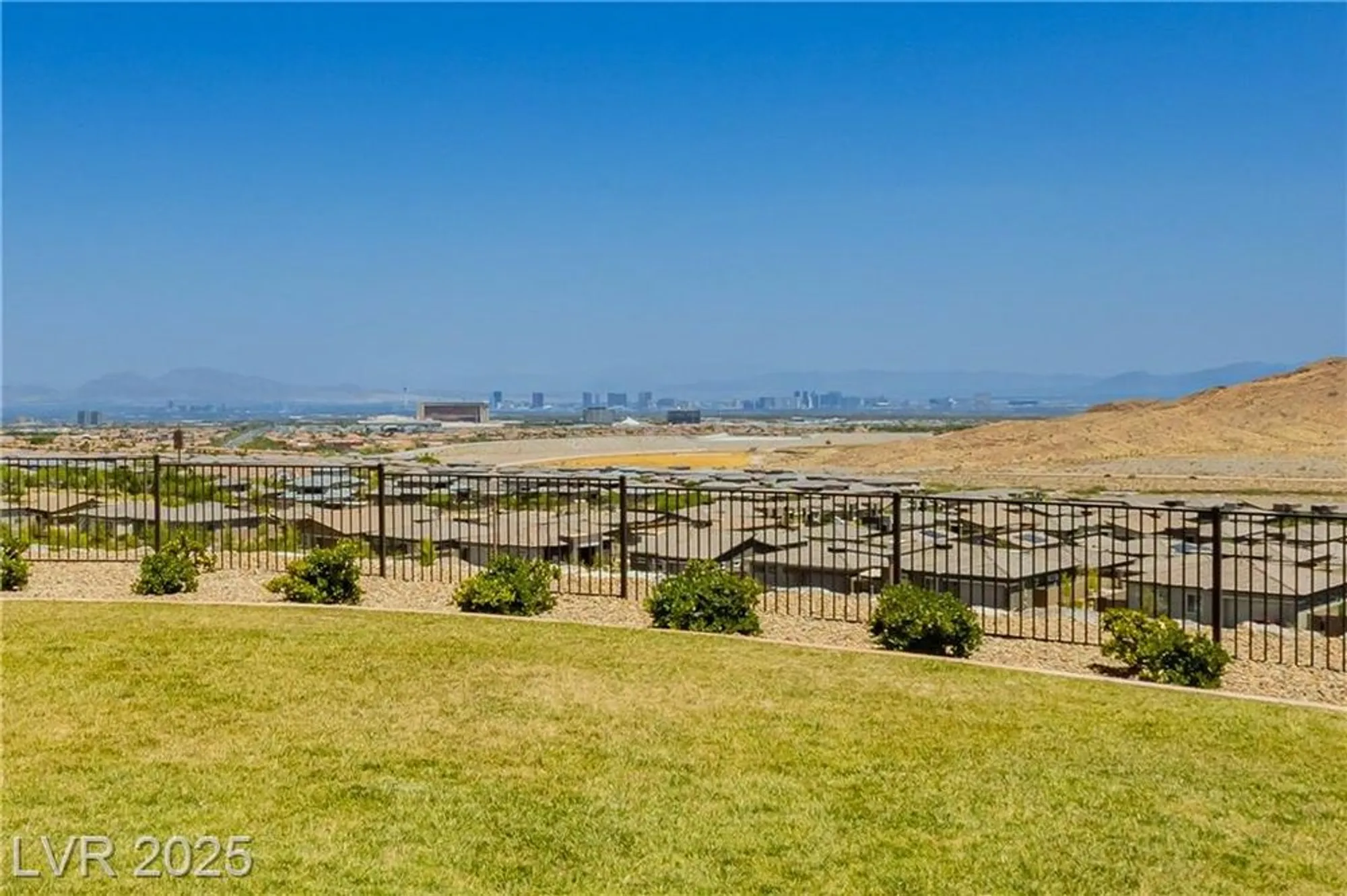 Property Slideshow image 37 of 45 | 901 allister fields ln, Las Vegas, NV, 89138