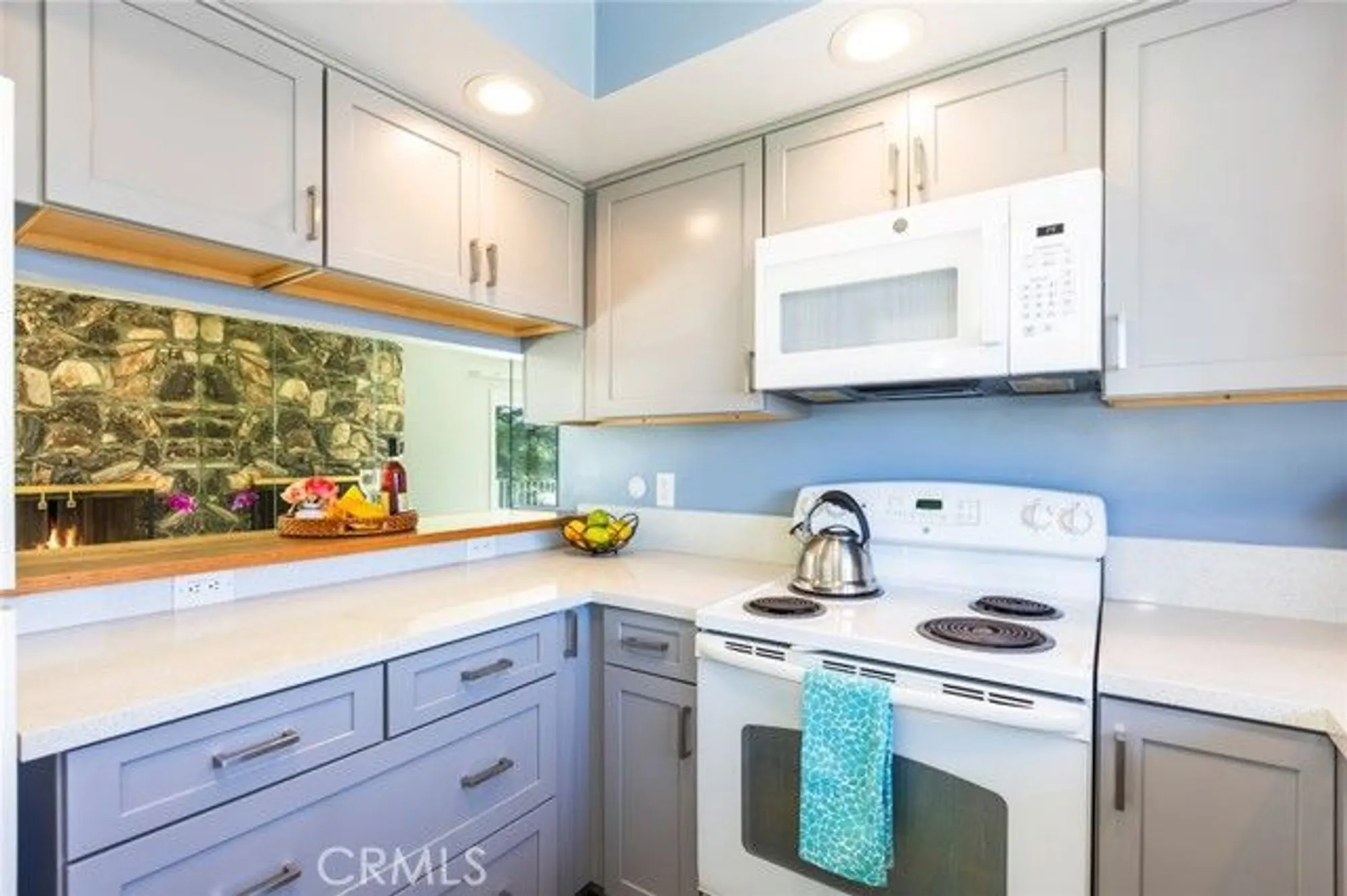 Property Slideshow image 11 of 42 | 23026 nadine cir b, Torrance, CA, 90505