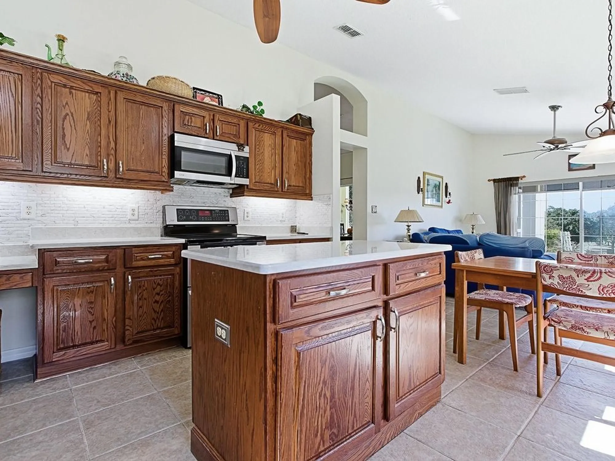 Property Slideshow image 18 of 73 | 4849 sable ridge ct, Leesburg, FL, 34748